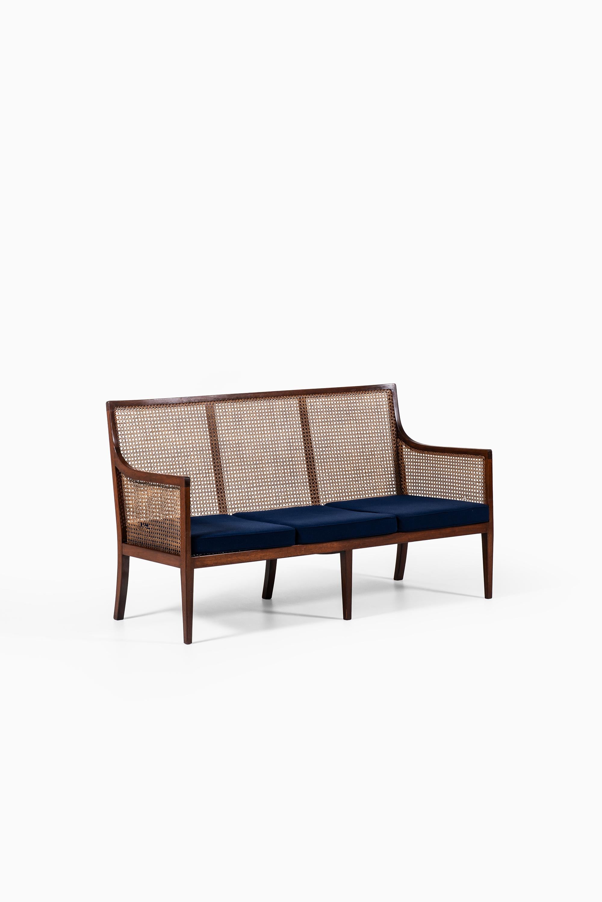 Scandinavian Modern Bergère Sofa by Lysberg Hansen & Therp in Denmark