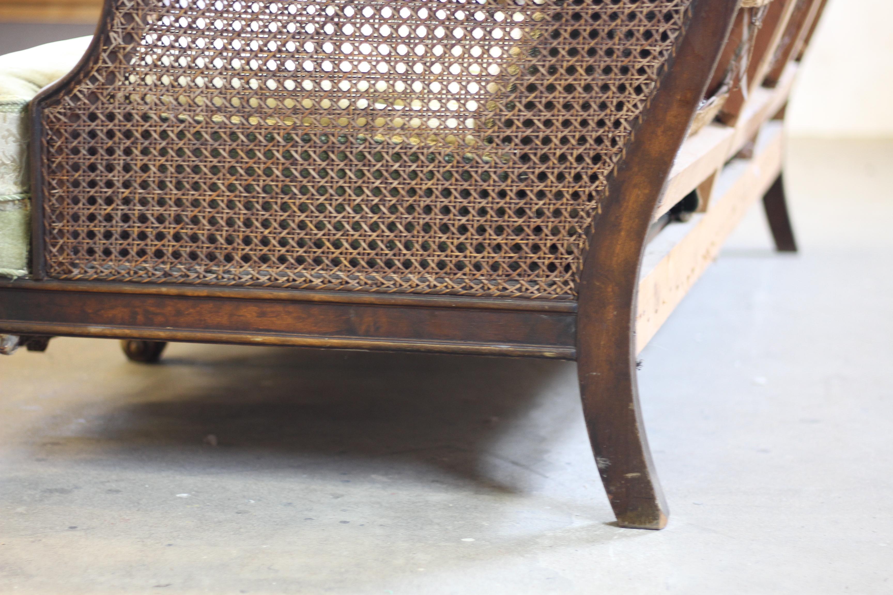 Canapé Bergere des années 1900, d'inspiration française, fabrication danoise en vente 8