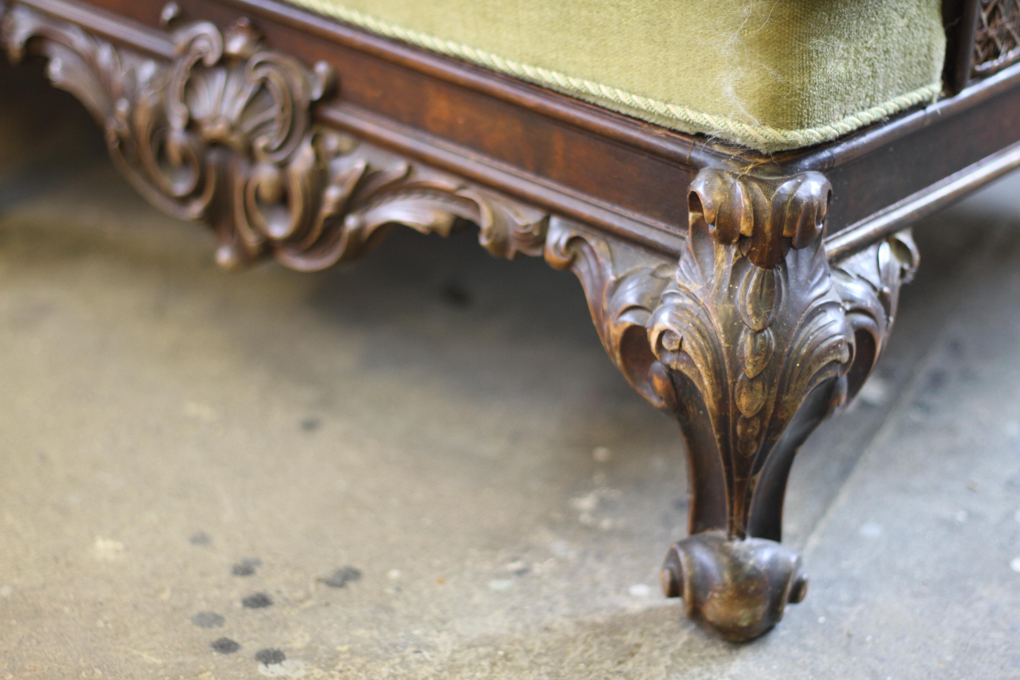 Noyer Canapé Bergere des années 1900, d'inspiration française, fabrication danoise en vente