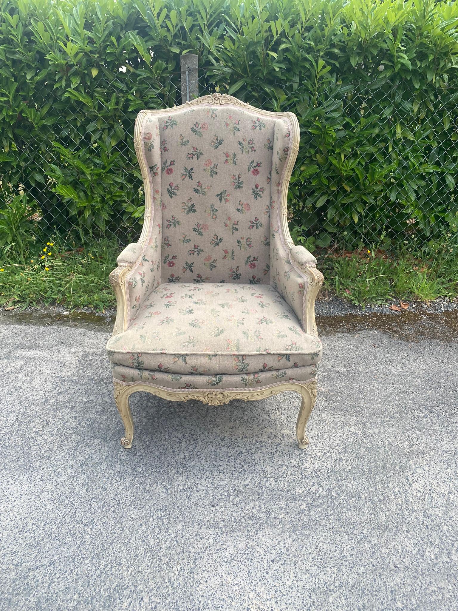 Bergere Wing Chair, style Louis XV, en Wood Wood patiné, circa 1930 en vente 6