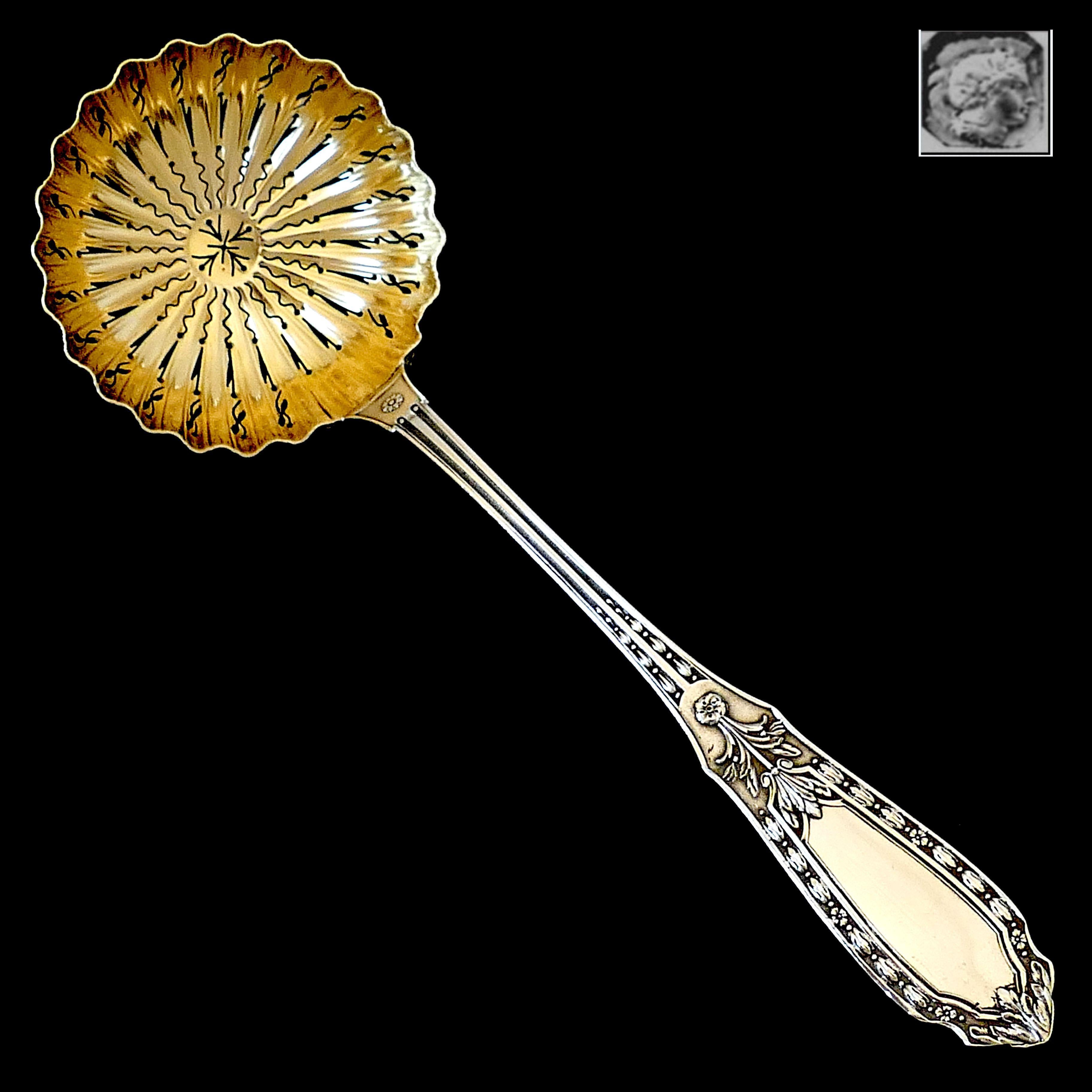 Bergeron French Sterling Silver 18-Karat Gold Sugar Sifter Spoon, Renaissance In Good Condition For Sale In TRIAIZE, PAYS DE LOIRE