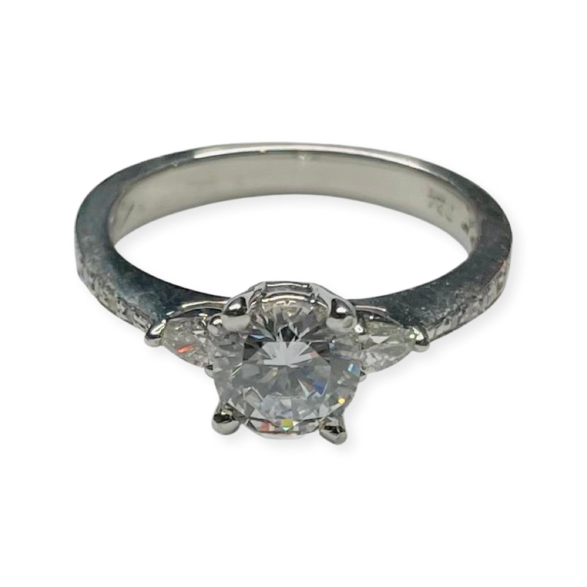 Contemporary Bergio Platinum Diamond Engagement Ring For Sale