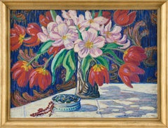 Rote Tulpen und blaue Wand