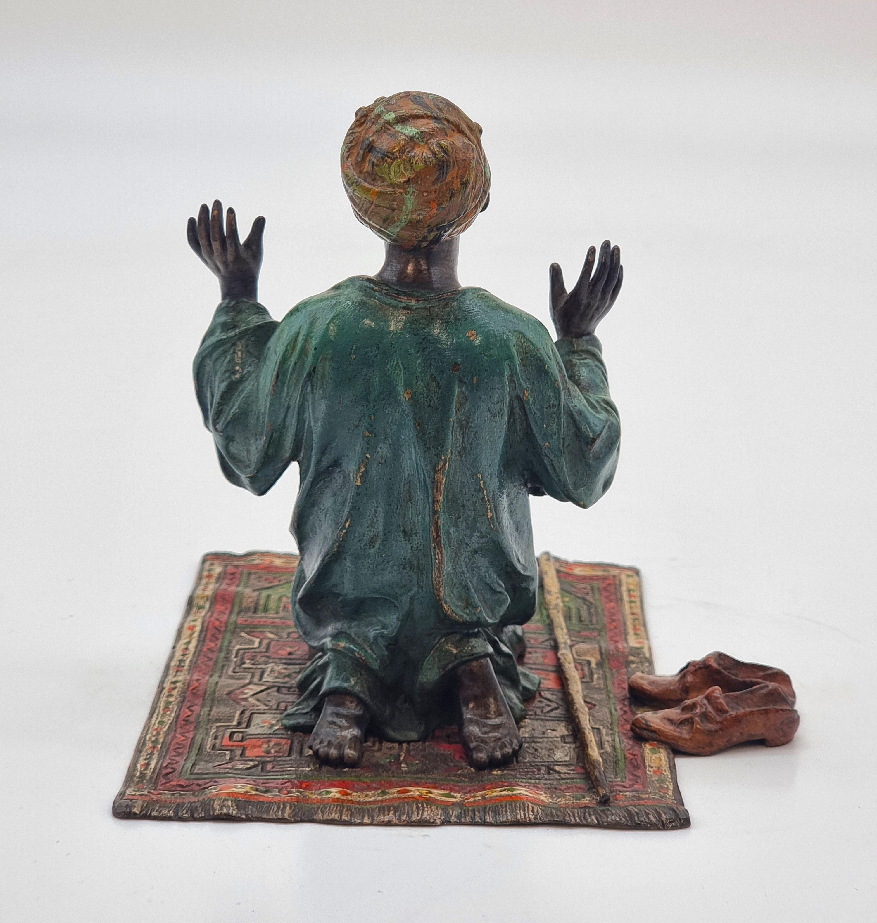 Bergman, Franz. A cold painted bronze sculpture of an Arab, Austrian circa 1900 In Good Condition In Central England, GB