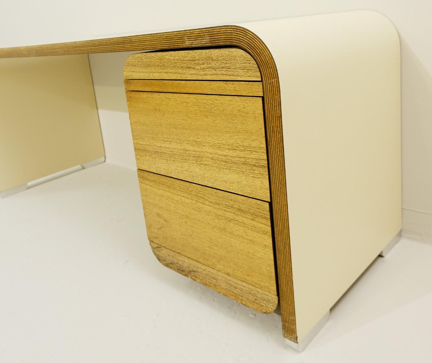 Bergwood Schreibtisch weiß (Moderne der Mitte des Jahrhunderts) im Angebot