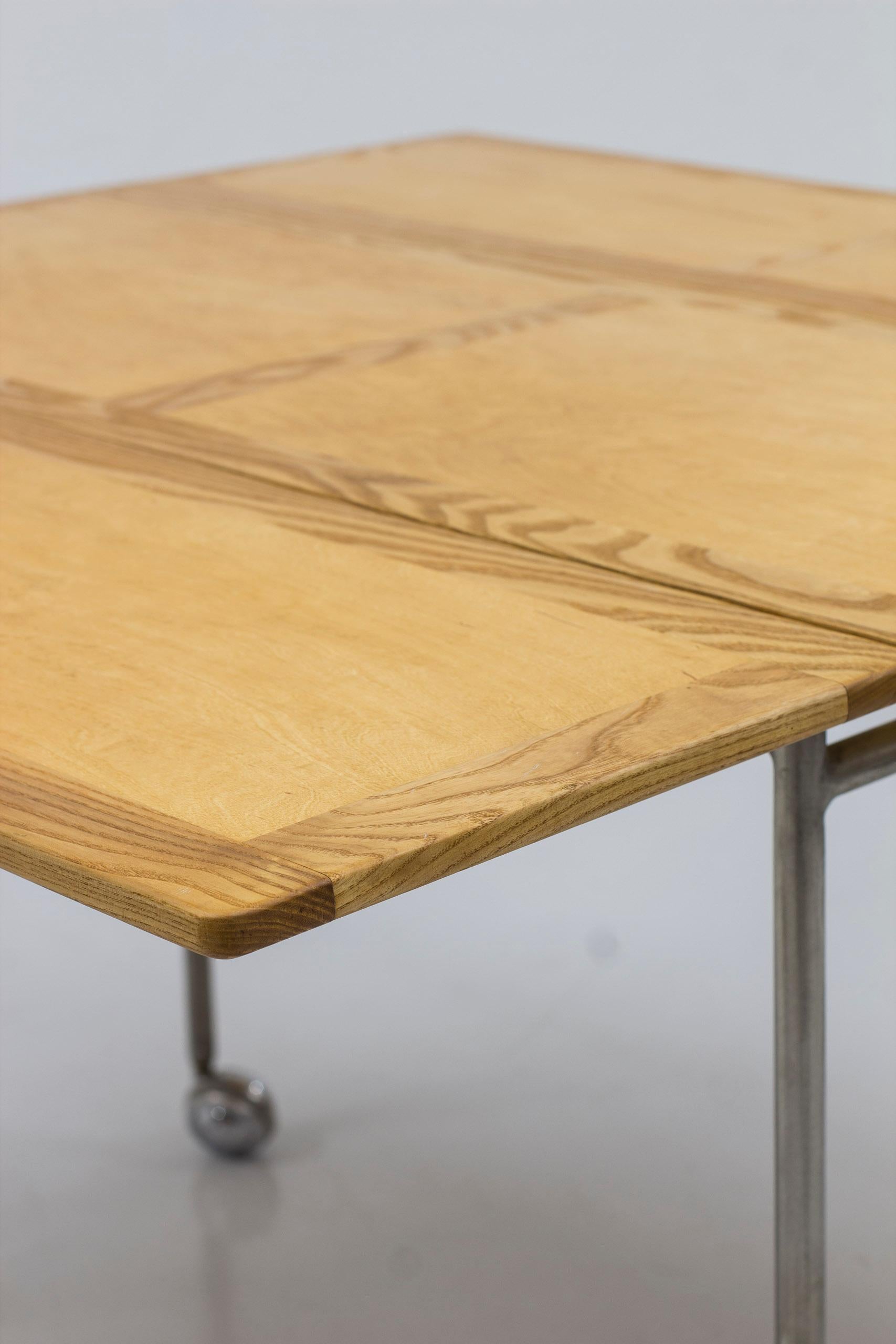Ausziehbarer Tisch „Berit“ aus Eschenholz von Bruno Mathsson, Schwedische Moderne, 1950er Jahre (Stahl) im Angebot