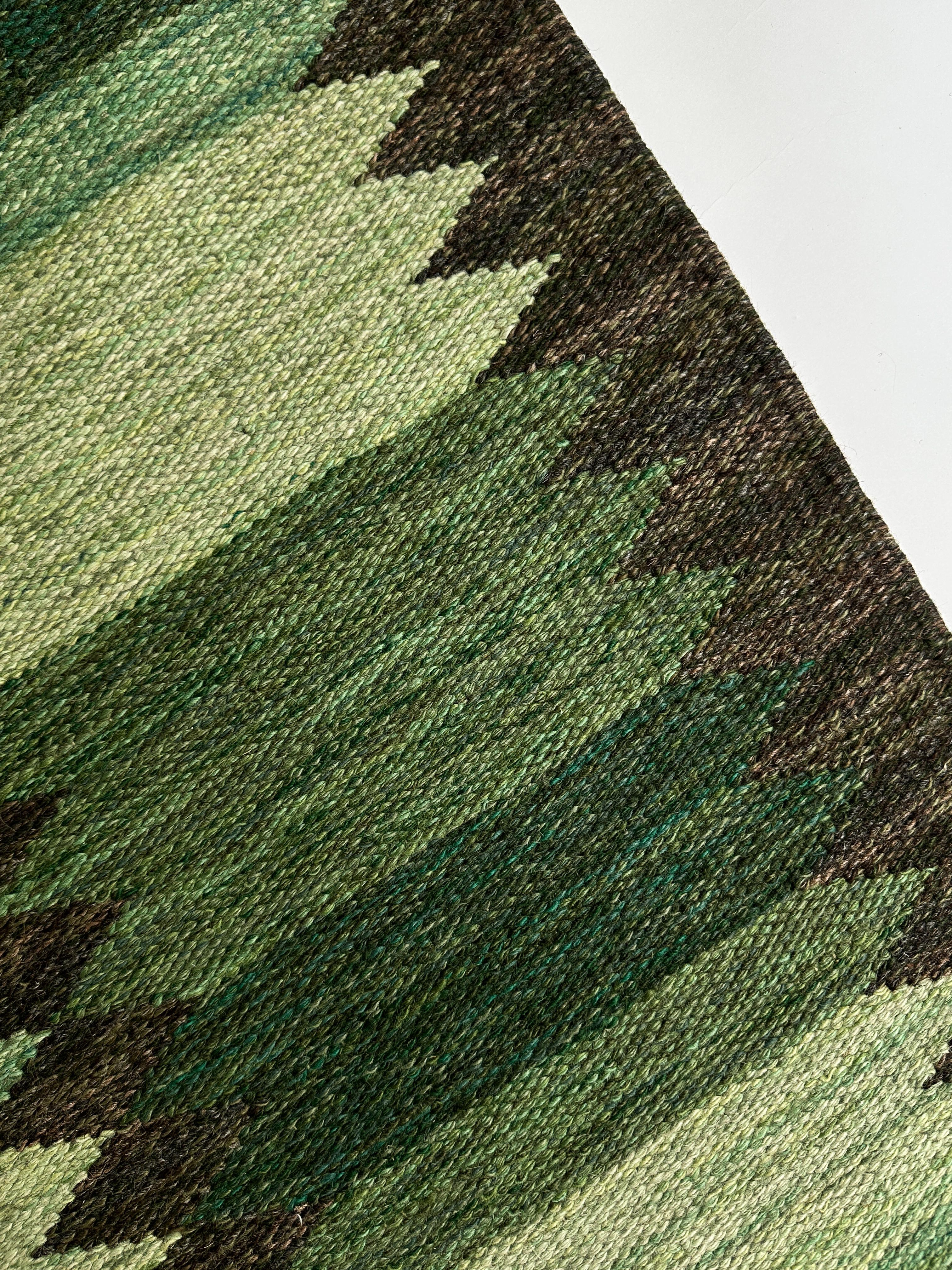 Berit Koenig Woelfer Alfombra de tejido plano Svensk Hemslöjd Viggen Verde en venta 3