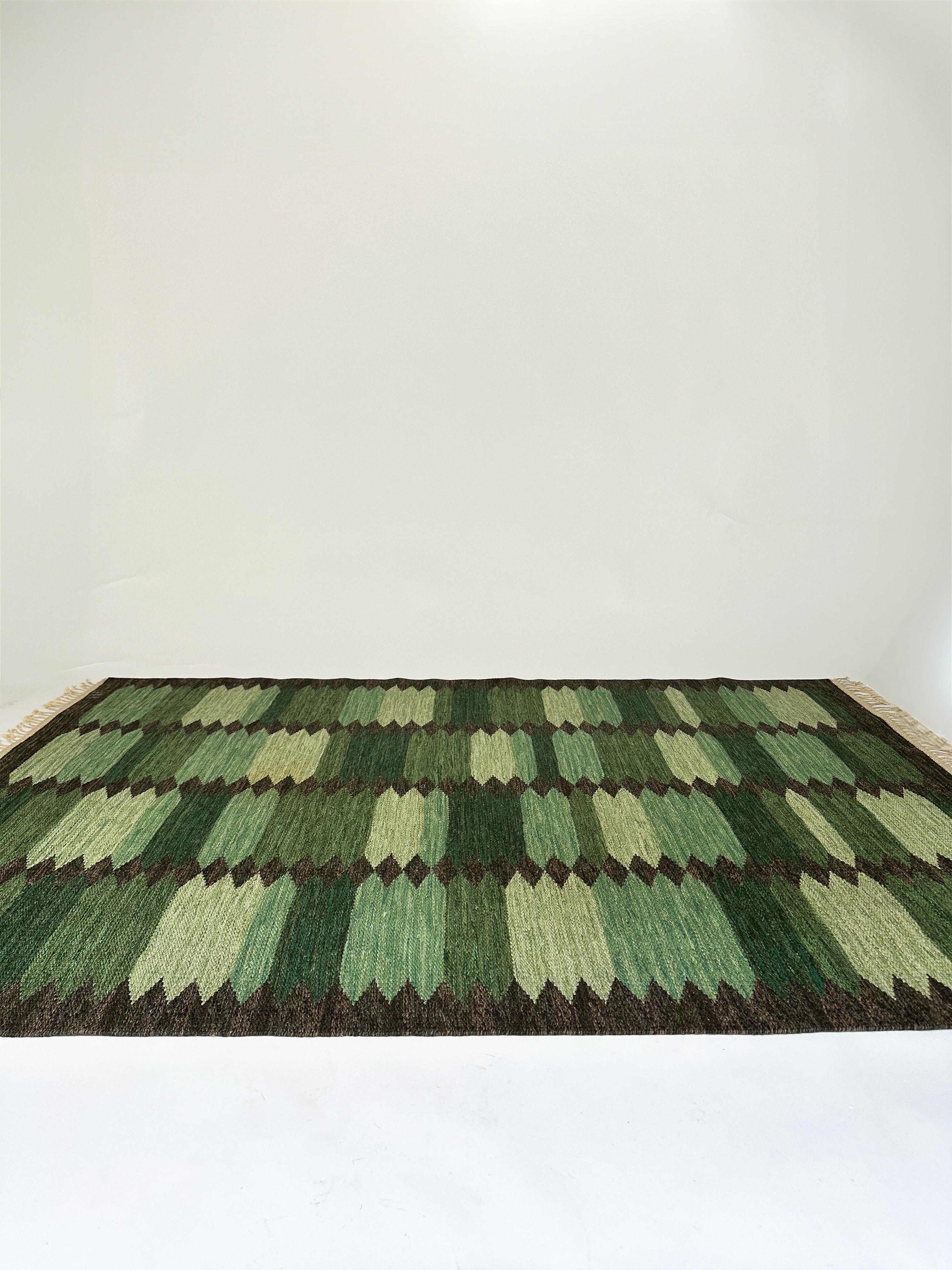 Berit Koenig Woelfer Alfombra de tejido plano Svensk Hemslöjd Viggen Verde Tejido a mano en venta