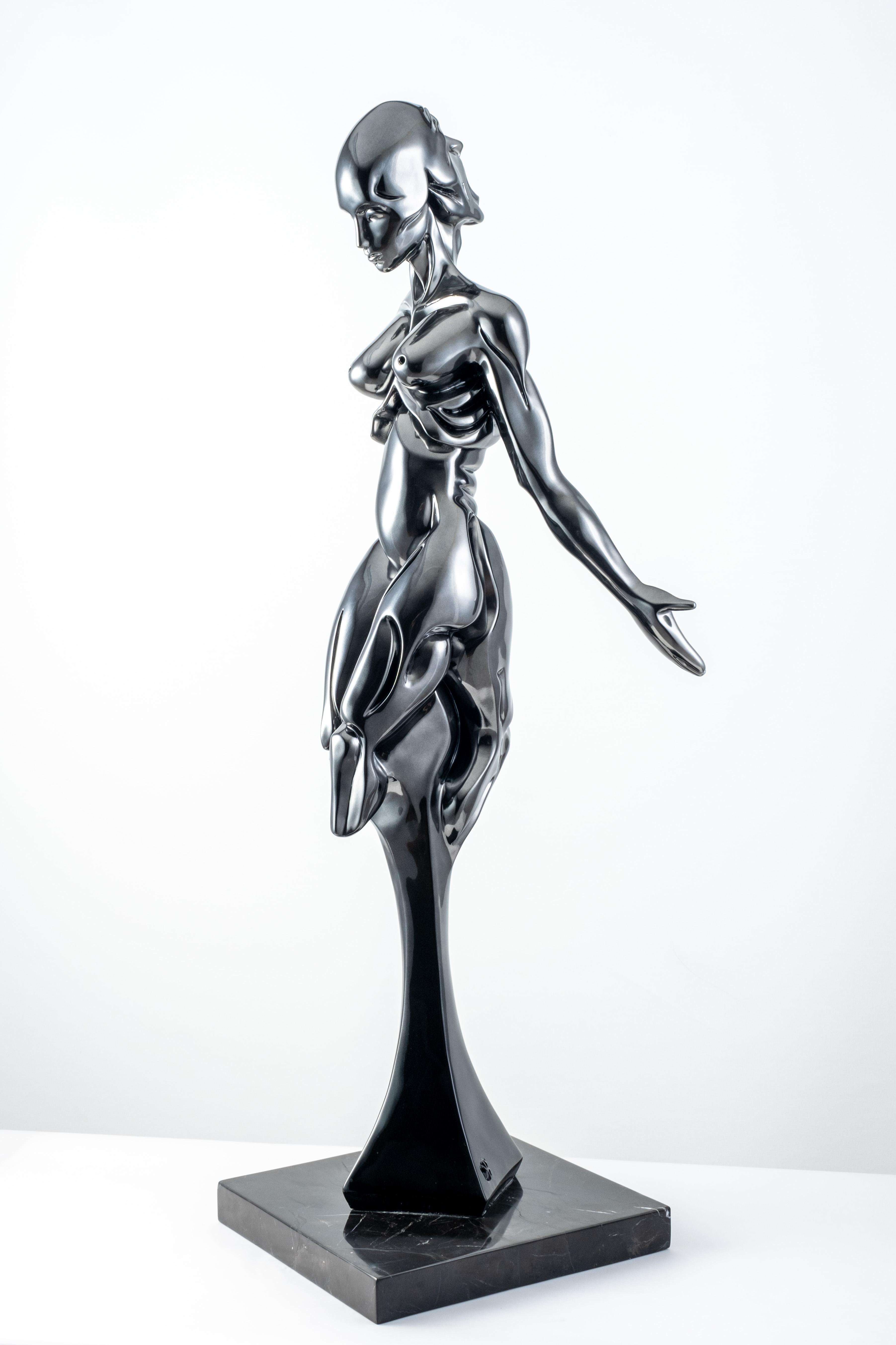 Gewalt / Şiddet (Grau), Figurative Sculpture, von Berk Kâkeci