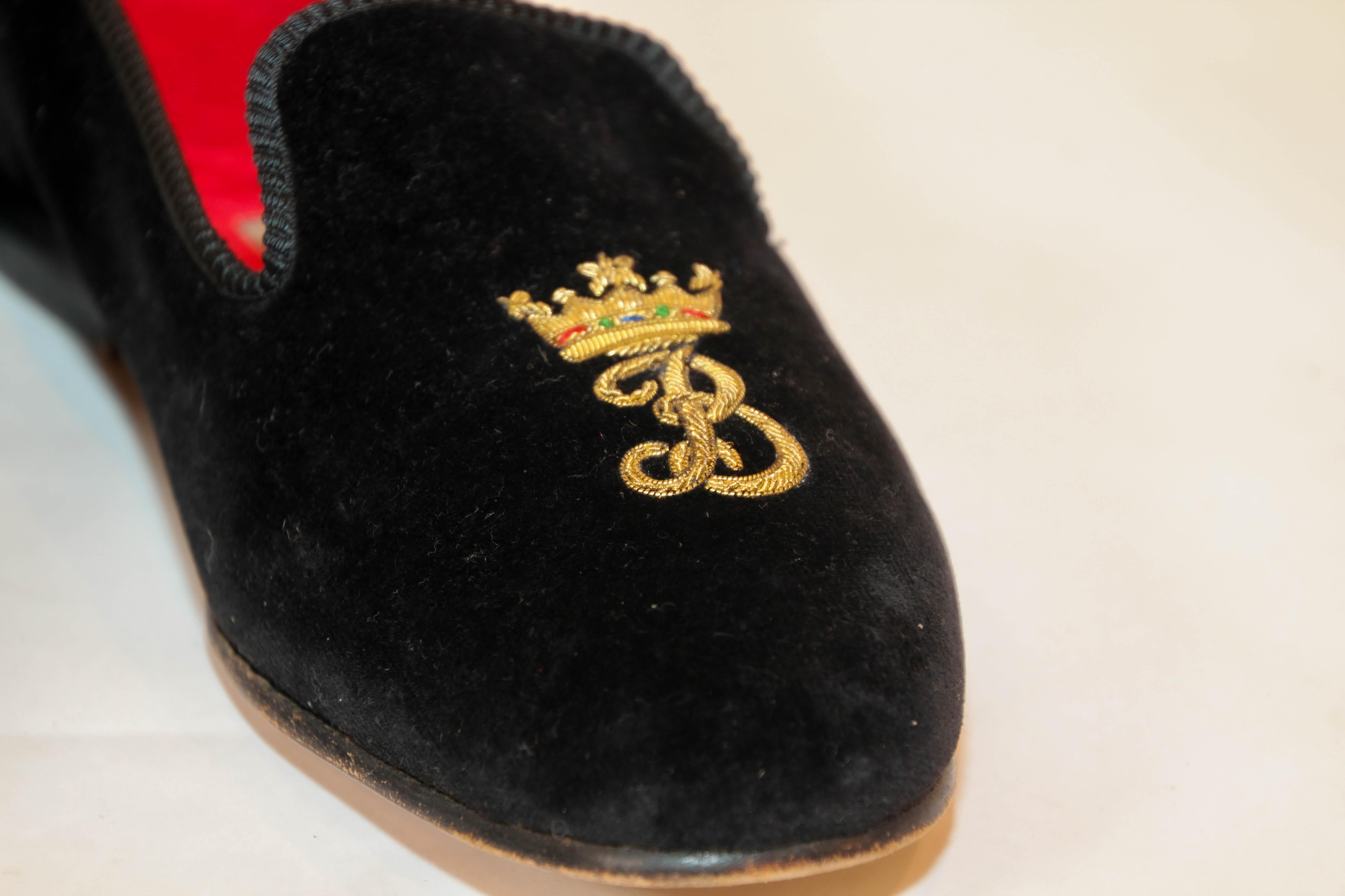 Victorian BERK of Burlington London Black Embroidery Velvet Slip On Loafers Size 9 For Sale