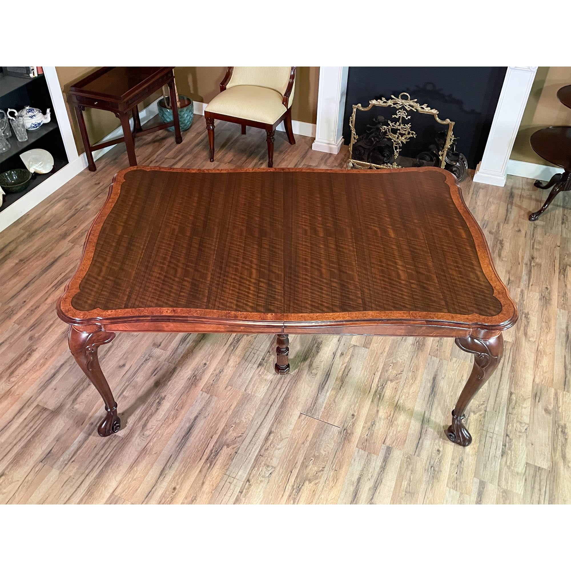 From Niagara Furniture, a vintage Berkey and Gay Banded Dining Table in overall great condition. The top has some minor surface scratching which can be seen in the final photo of this listing. These scratches can be polished out for an additional