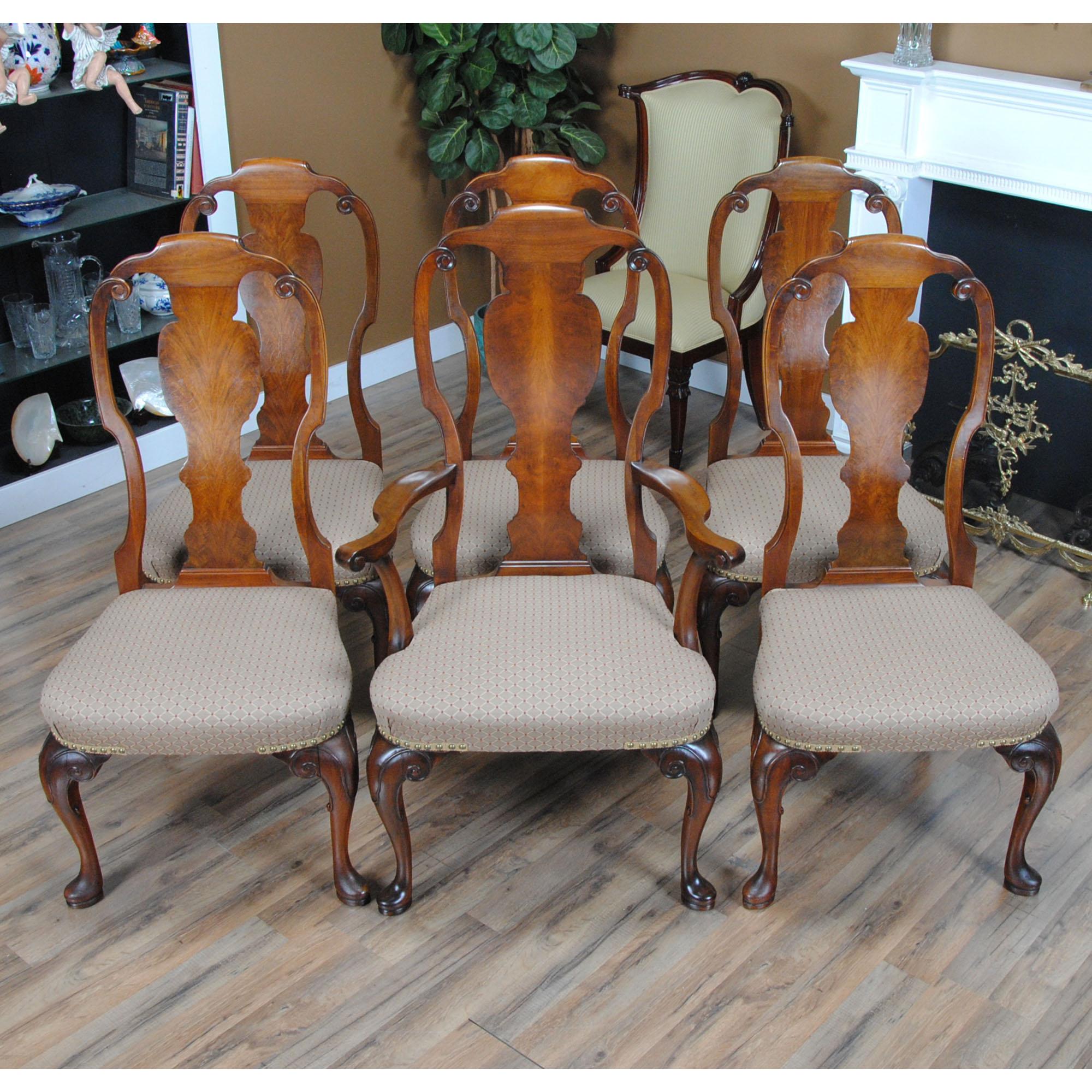 A Berkey and Gay Set of 6 Vintage Chairs in excellent condition.

Both elegant and incredibly detailed this beautiful Berkey and Gay Set of 6 Vintage Chairs have everything one could ask for in chairs created for the dining room.

The Berkey and