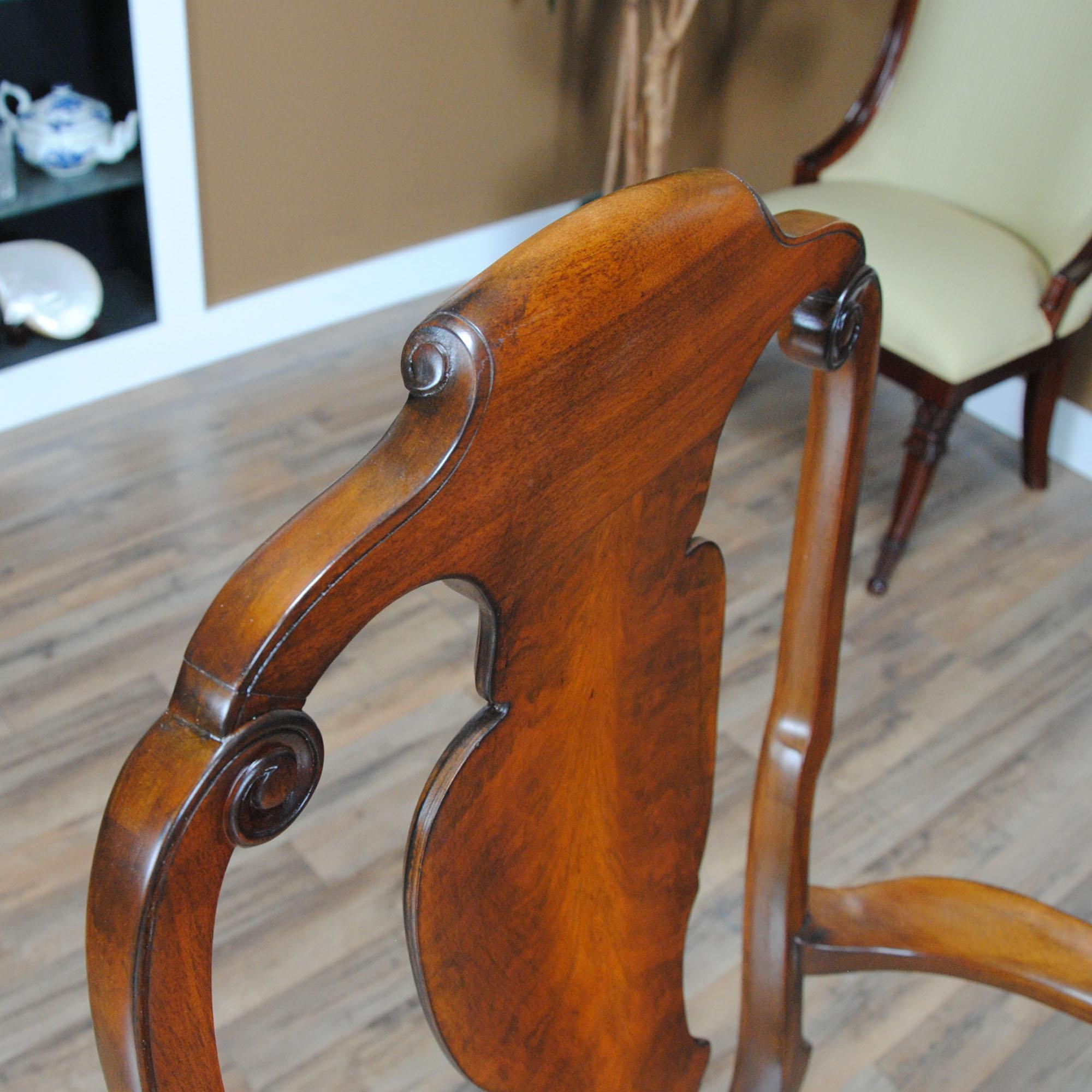 Berkey and Gay Set of 6 Vintage Chairs 1