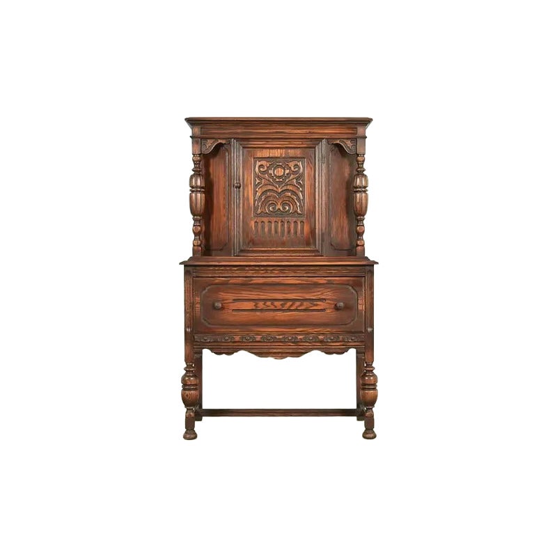 Antiguo mueble bar jacobeo inglés de roble tallado, estilo Berkey & Gay, circa años 20 en venta