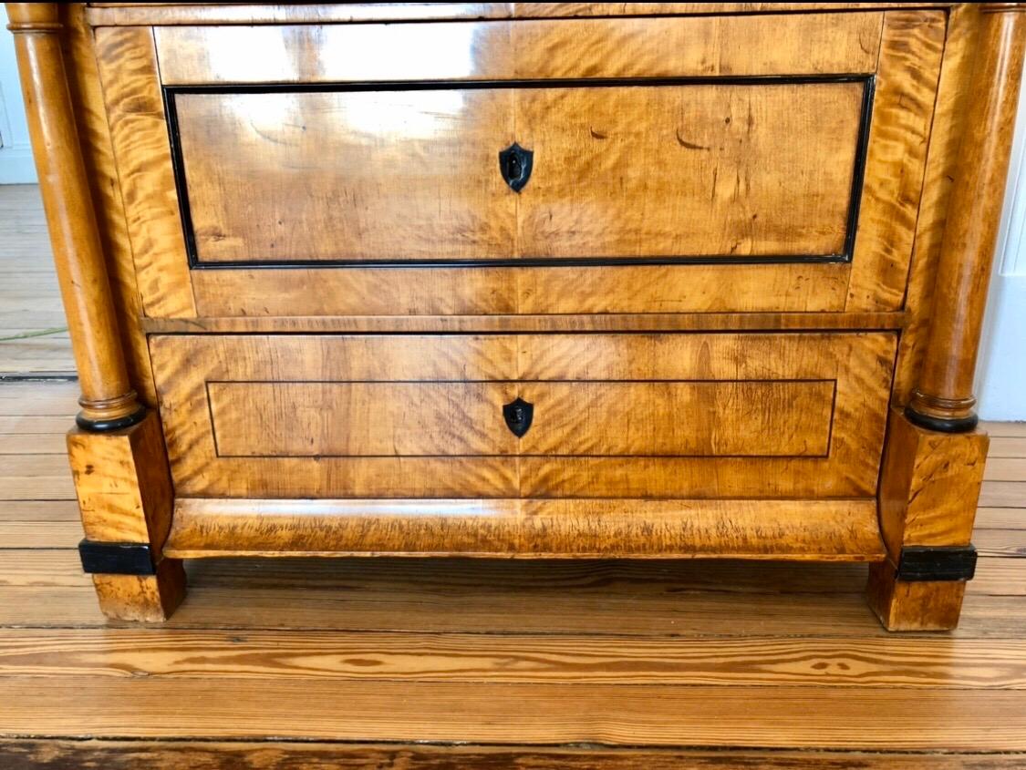 Berlin Architectural Biedermeier Flame Birch Chest of Drawers with Ebony Inlay 4