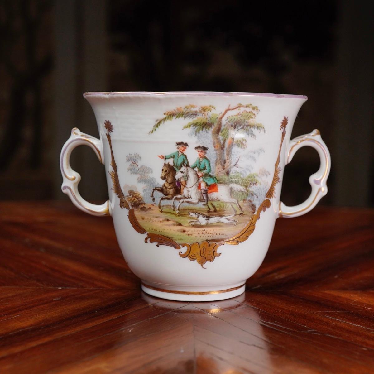 Berlin Chocolate Cup, Rococo Hunt Scenes, circa 1780 For Sale 2