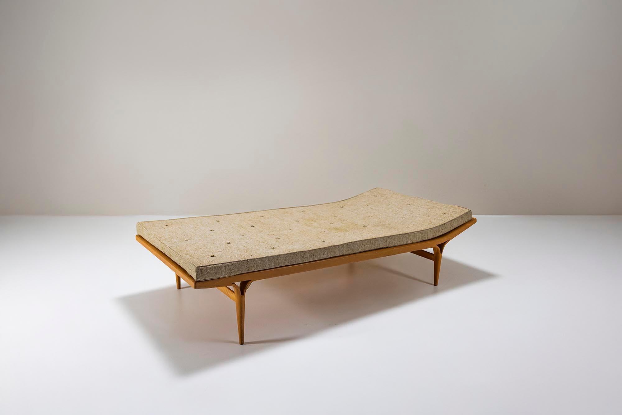 Letto da giorno 'Berlin' in legno di betulla di Bruno Mathsson, Svezia 1972 8