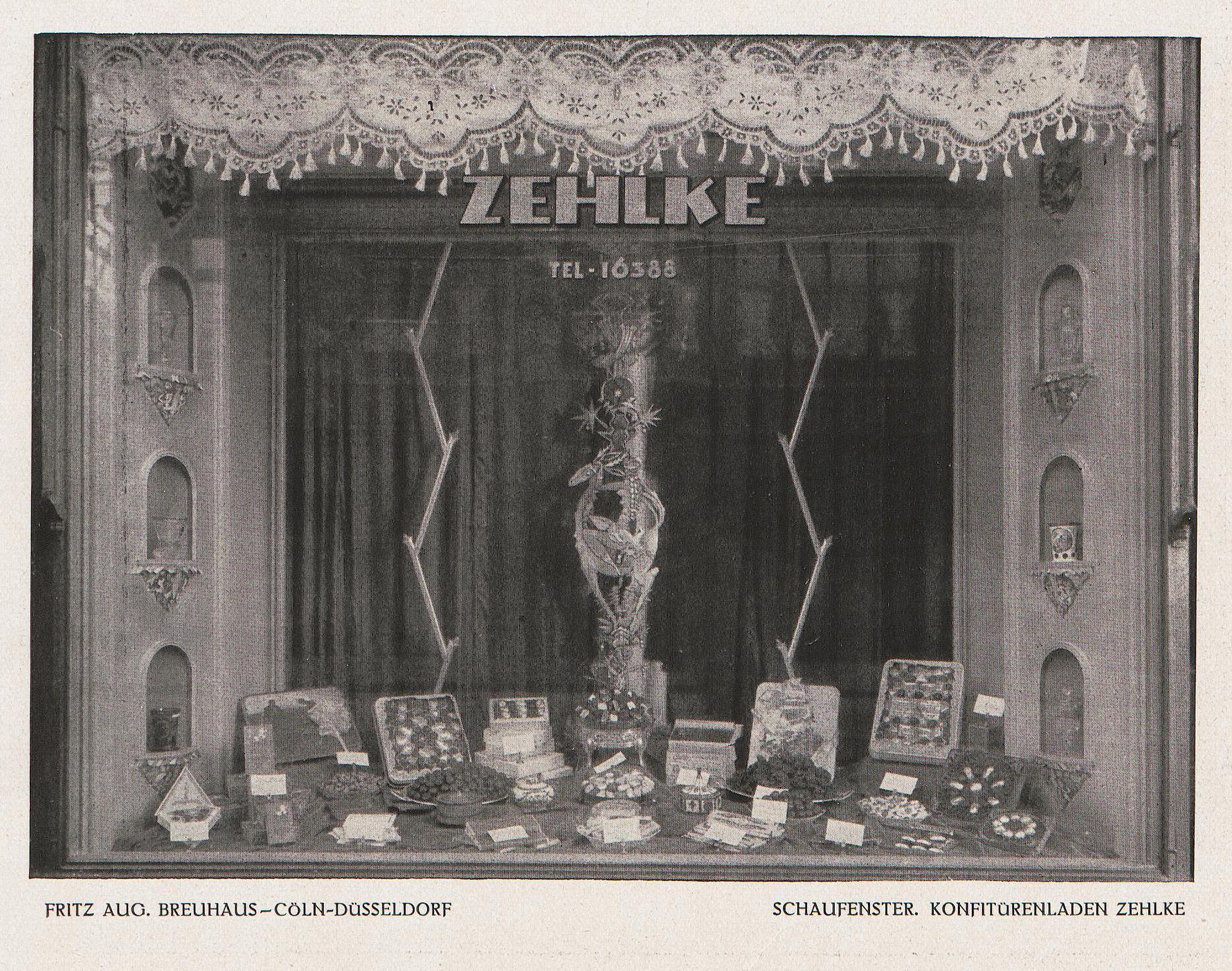 Armoire berlinoise en bois peint Deko avec panneau sculpté polychrome, Allemagne, 1928 en vente 3
