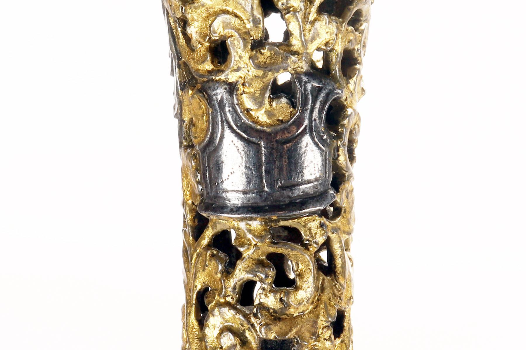 Bastón de hierro berlinés que representa partes de armaduras, Alemania, 1800. en venta 5