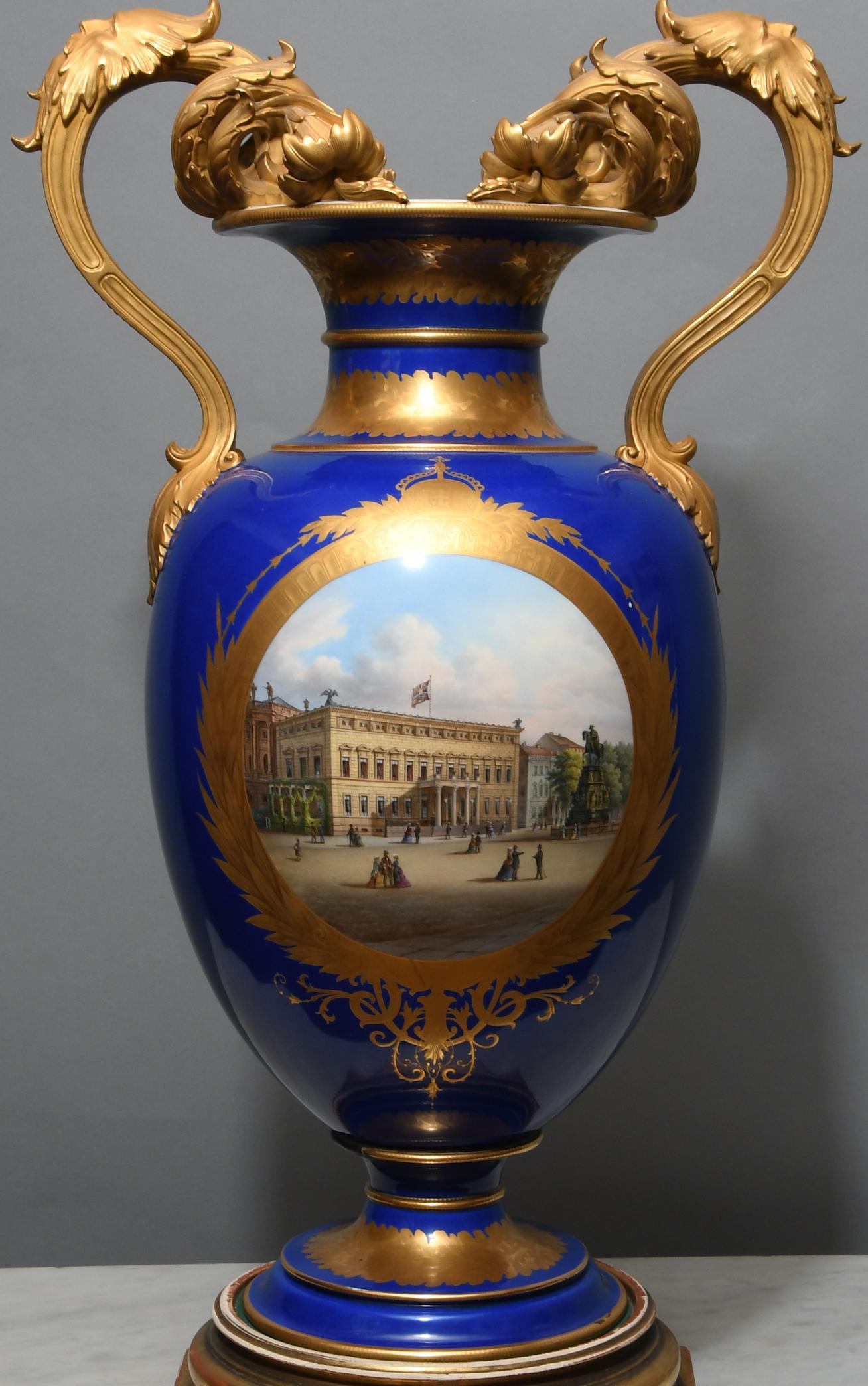 Berlin KPM Guild Royal Blue Porcelain Vase In Good Condition For Sale In Guaynabo, PR