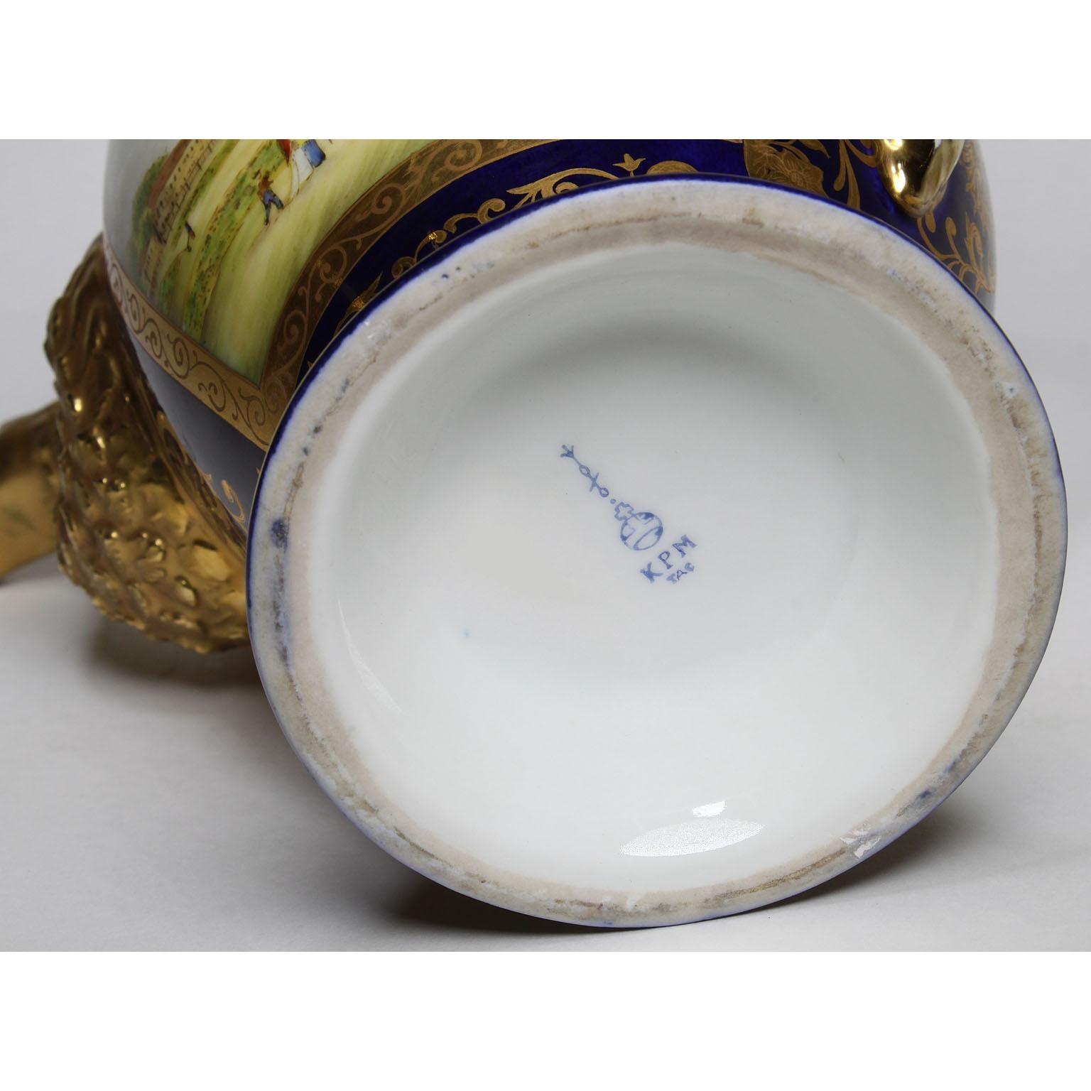 Service à café cinq pièces en porcelaine de Berlin KPM Cobalt-Blue et Parcel-Gilt en vente 12