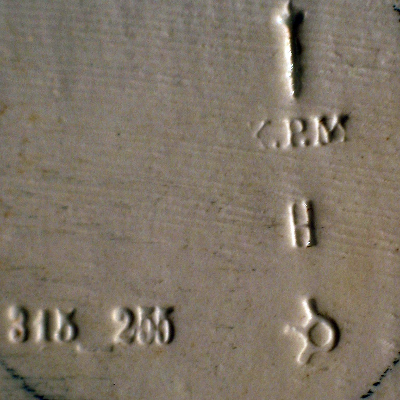 Berlín (KPM) Placa de porcelana de una mujer joven, en un marco de madera dorada Porcelana en venta