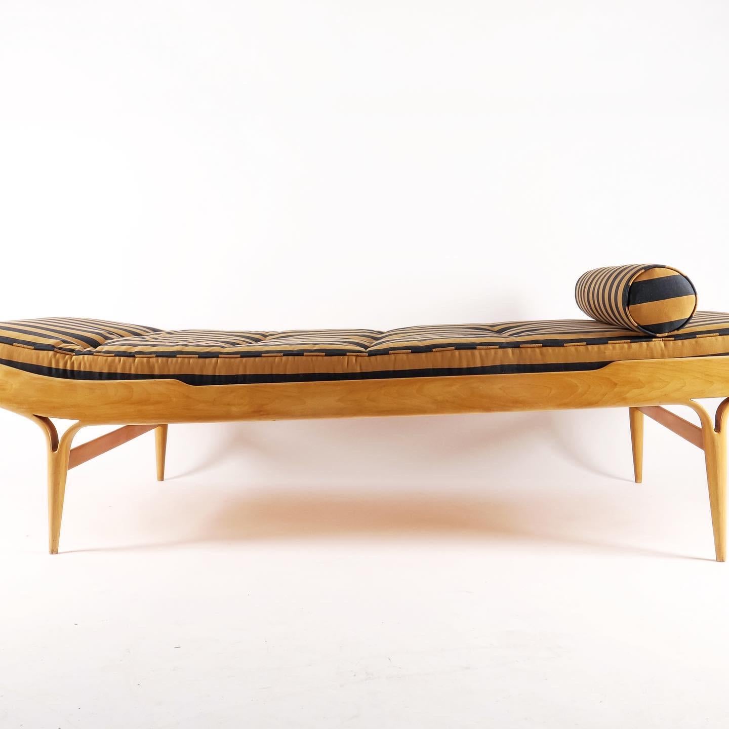 Swedish Berlin T303 Daybed by Bruno Mathsson  For Sale