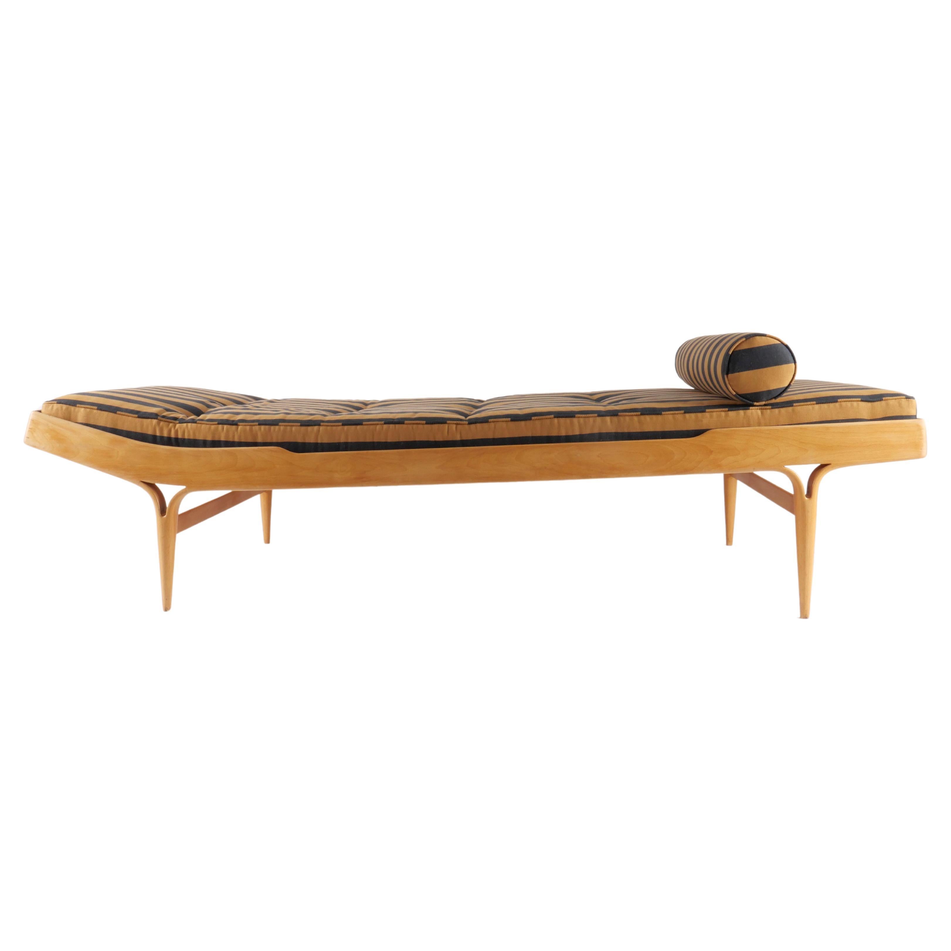 Berlin T303 Daybed by Bruno Mathsson  For Sale