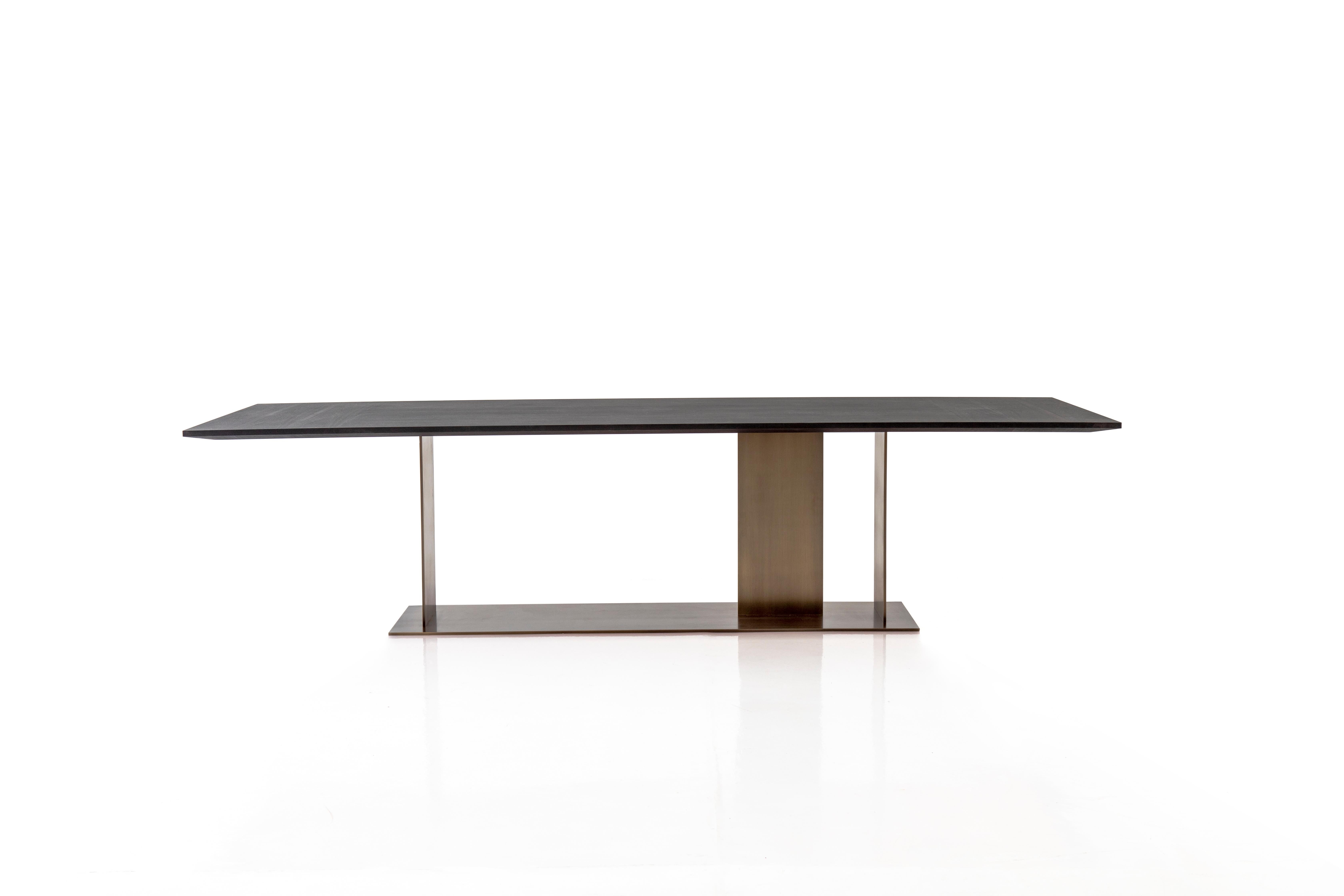 italien Table de salle à manger Berlino en bois d'acajou mat  250 en vente