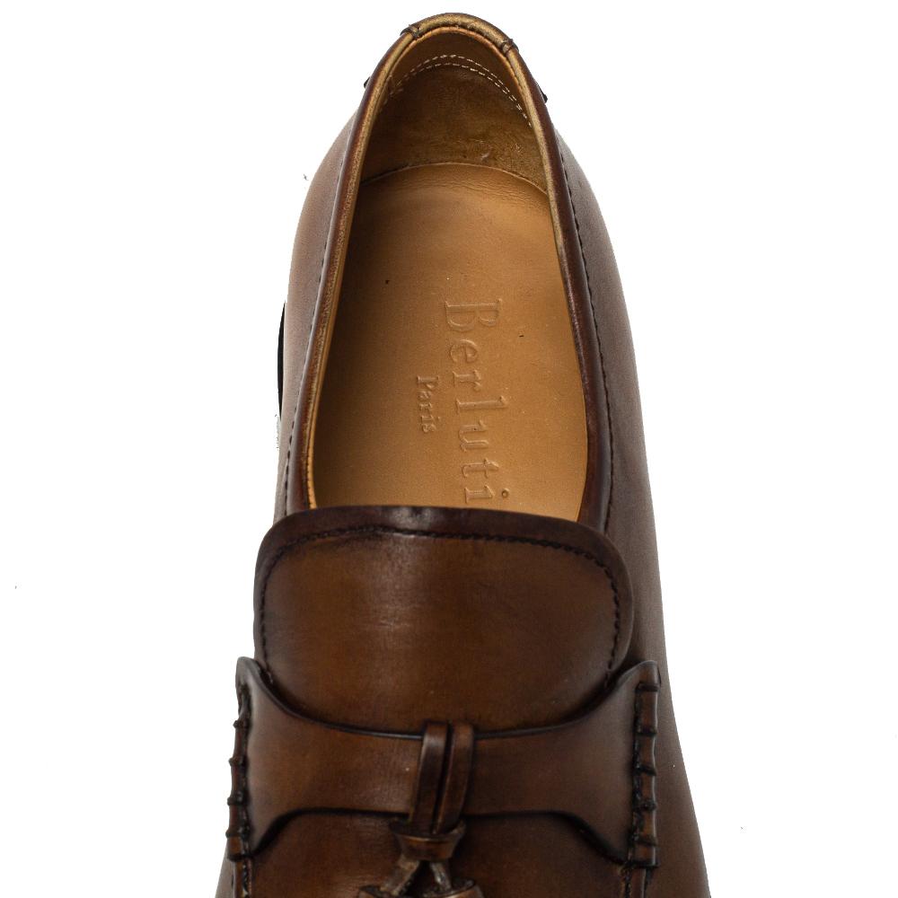 Berluti Brown Leather Tasseled Loafers Size 39 In Good Condition In Dubai, Al Qouz 2