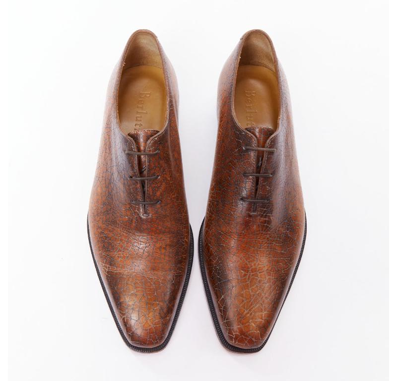 BERLUTI chaussures à lacets en cuir texturé marron UK7 EU41
Référence : TGAS/E00077
Marque : Berluti
MATERIAL : Cuir
Couleur : marron
Motif : Solide
Fermeture : Up&Up
Doublure : Cuir marron

CONDITION :
Condition : Bon, cet article est un article