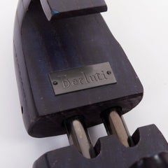 Berluti blu scuro in legno intagliato con logo a forma di albero porta scarpe UK7 EU41