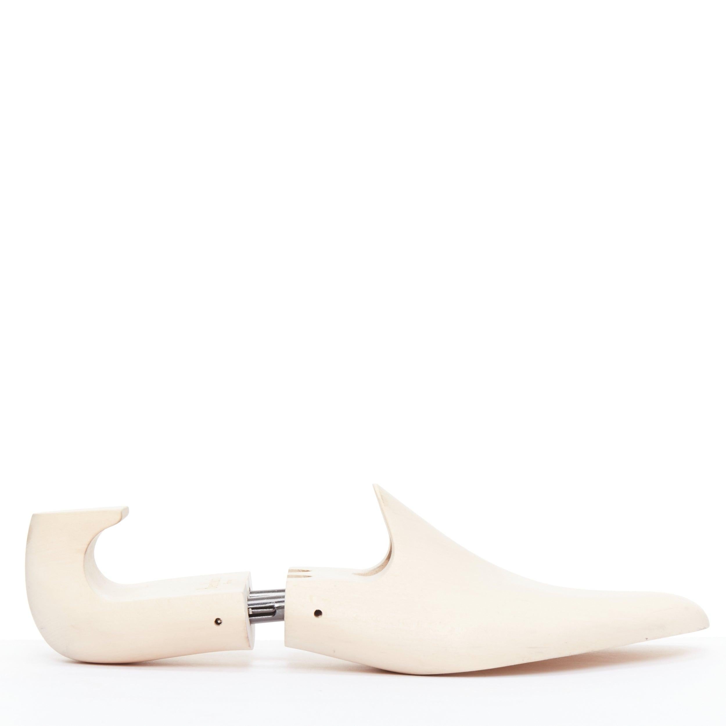 Beige BERLUTI light beige wooden shoe tree pair UK8 EU42 For Sale