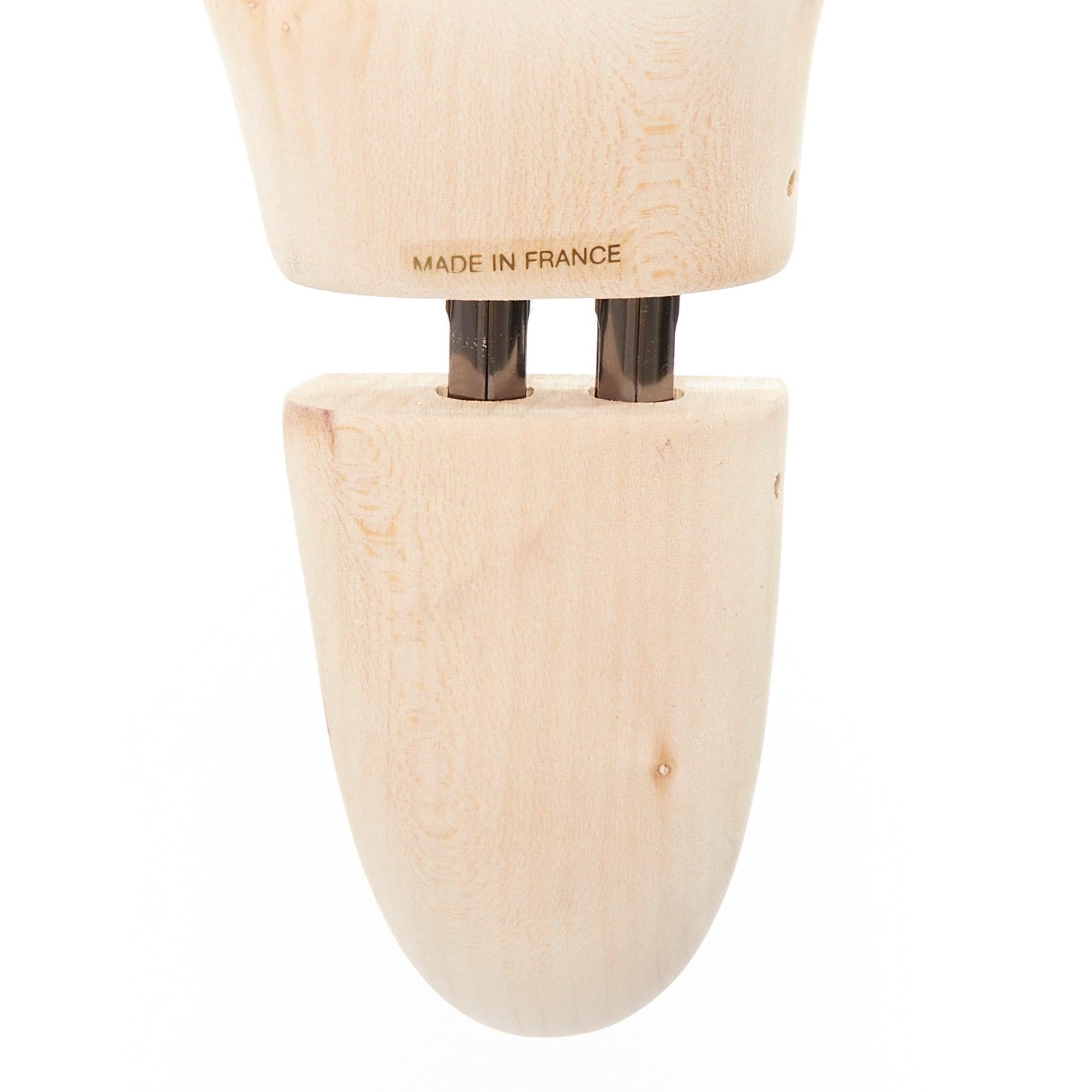 Berluti Paire de porte-chaussures en bois nu avec logo sculpté en forme d'arbre UK8 EU42 en vente 5