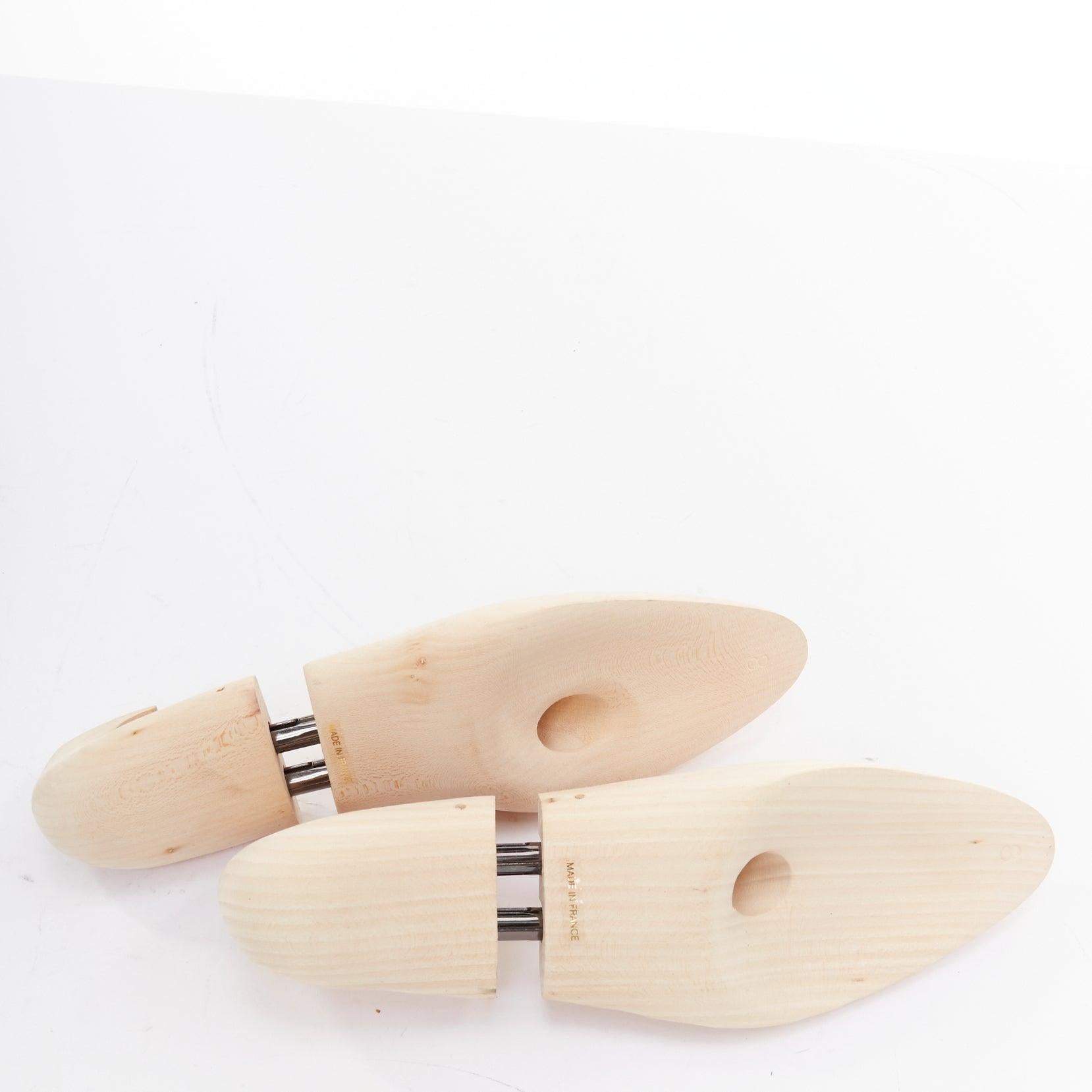 Berluti Paire de porte-chaussures en bois nu avec logo sculpté en forme d'arbre UK8 EU42 en vente 6