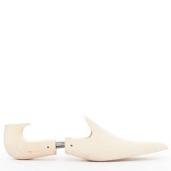 Berluti Coppia nuda in legno intagliato con logo a forma di albero porta scarpe UK8 EU42