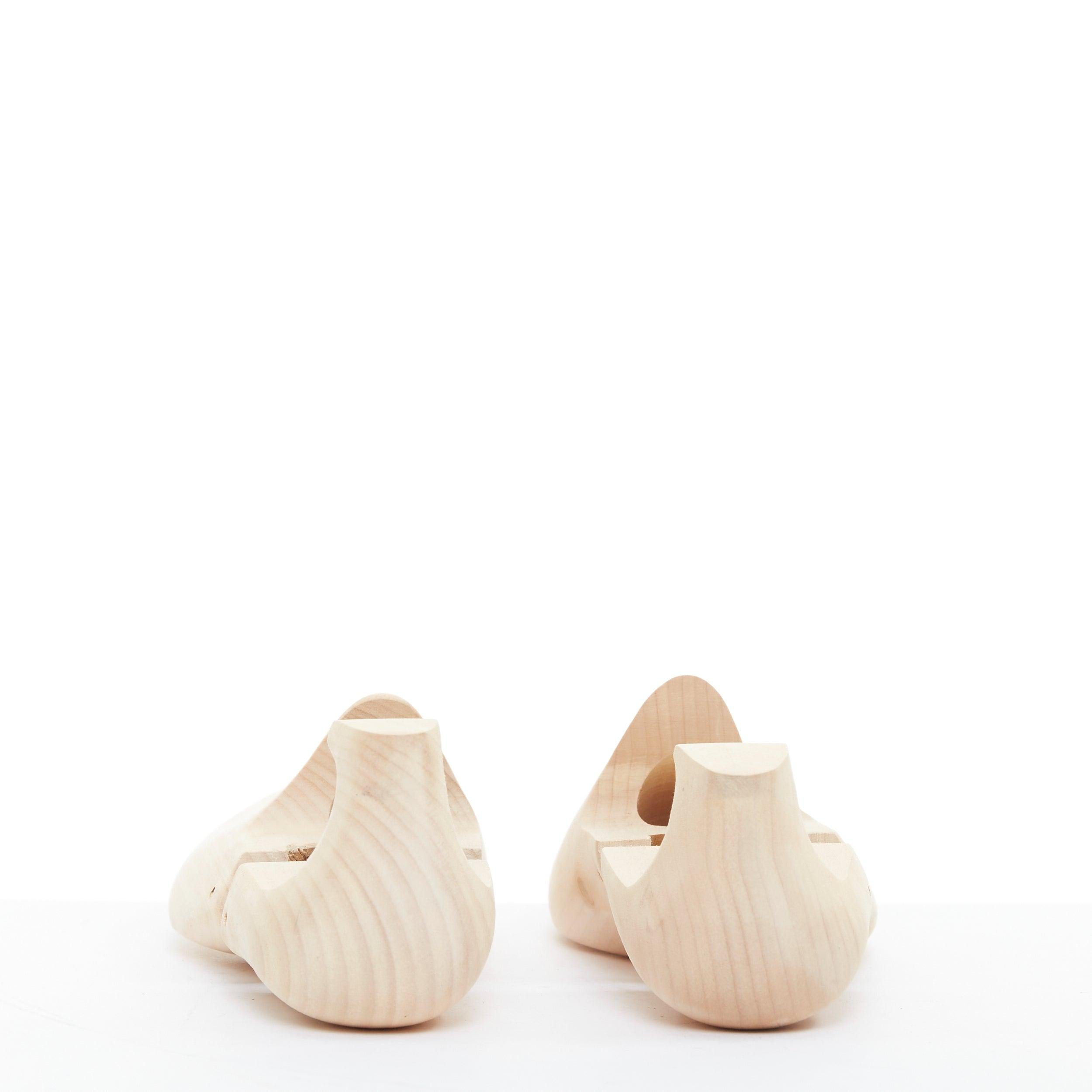Berluti Paire de porte-chaussures en bois nu avec logo sculpté en forme d'arbre UK8 EU42 Unisexe en vente
