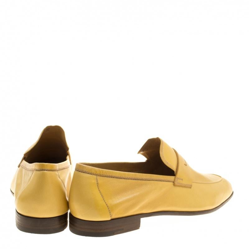 Berluti Yellow Leather Lorenzo Loafers Size 42.5 In Good Condition In Dubai, Al Qouz 2