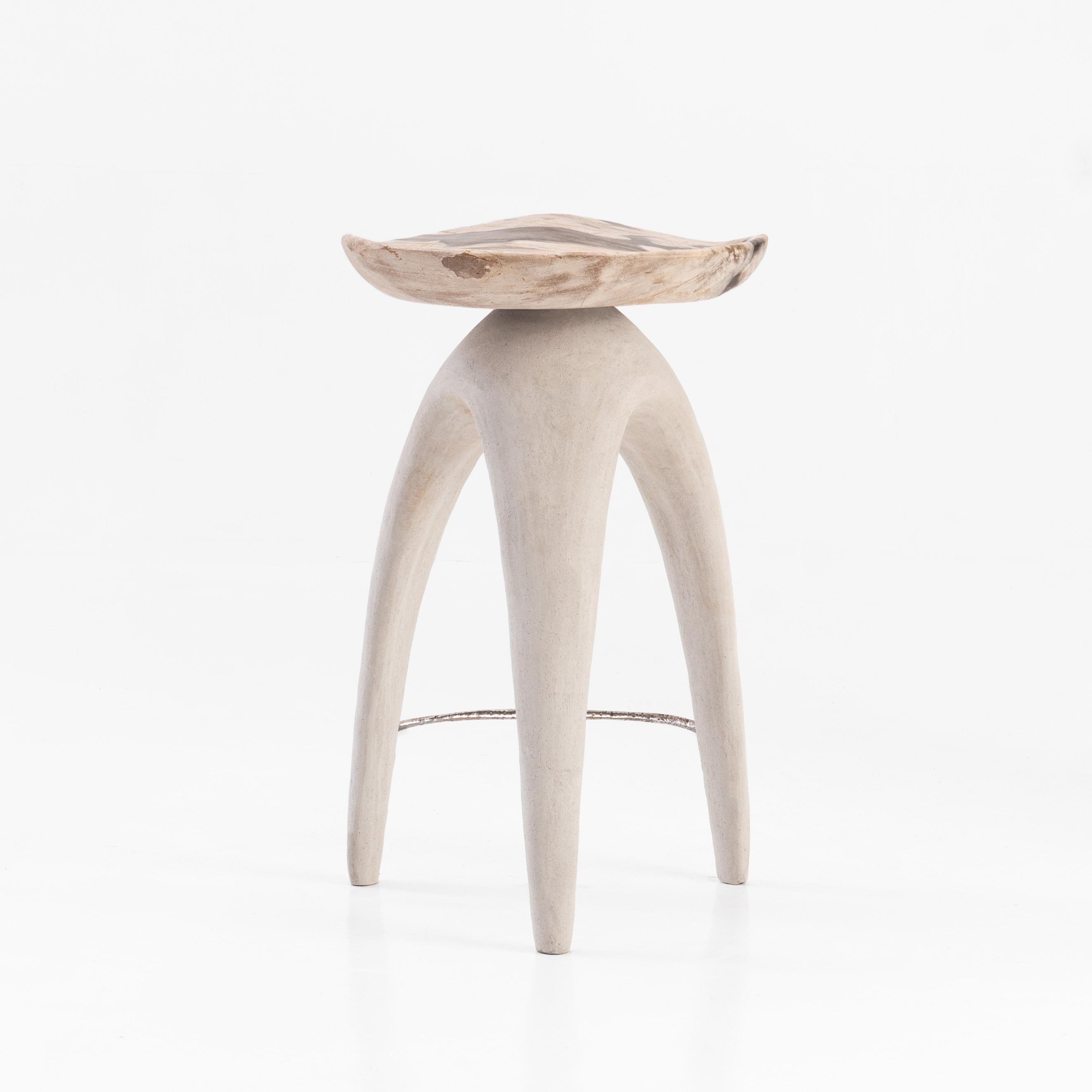 Organique Bermuda Love Triangle • Hand-Carved Solid Petrified Wood Stool by Odditi en vente