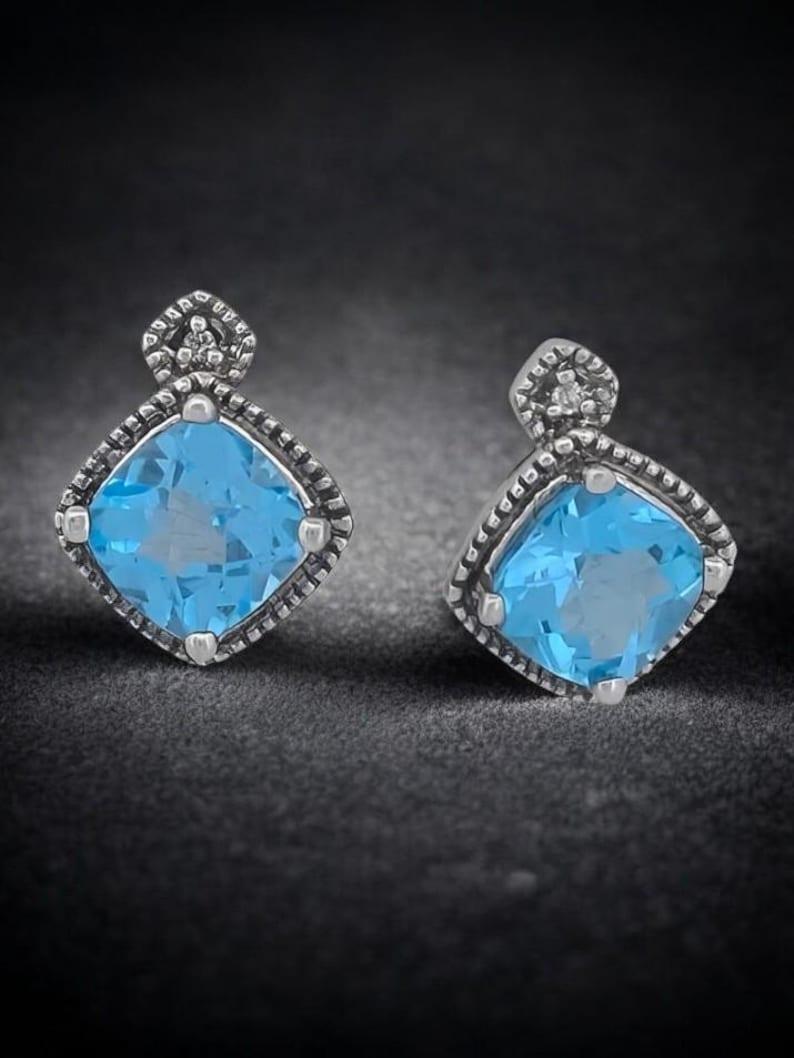 Bernadette .23 Ctw Blue Topaz 14k White Gold Stud Earrings Sterling Silver In New Condition For Sale In Greeneville, TN