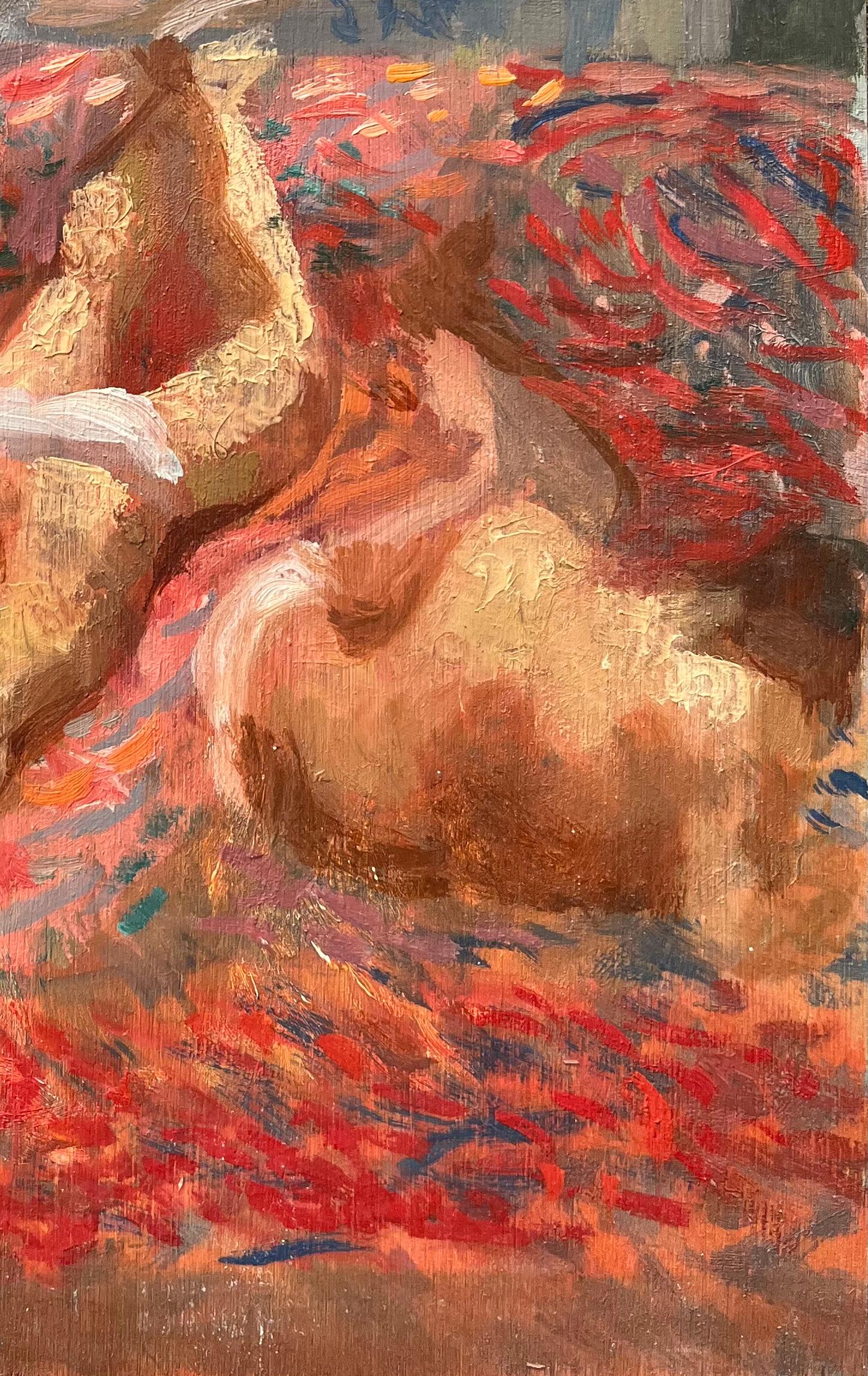Óleo francés moderno Dos desnudos reclinados en una cama roja con ventana iluminada por el sol - Figurative Painting Marrón de Bernadette Kelly
