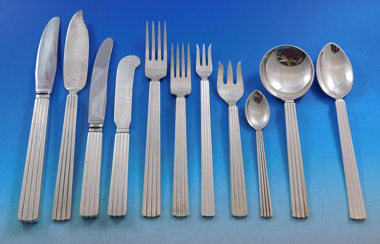 Bernadotte embodies the story of the Georg Jensen heritage. Designed by Prince Sigvard Bernadotte in 1939, it is the cutlery of choice for anyone who appreciates the smooth feel of fine design and the resonant timelessness of dining among loved