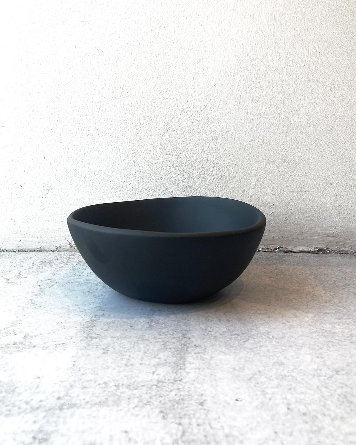 Bernal White and Smoke Organic Resin Bowl by Raul de la Cerda In New Condition In West Hollywood, CA