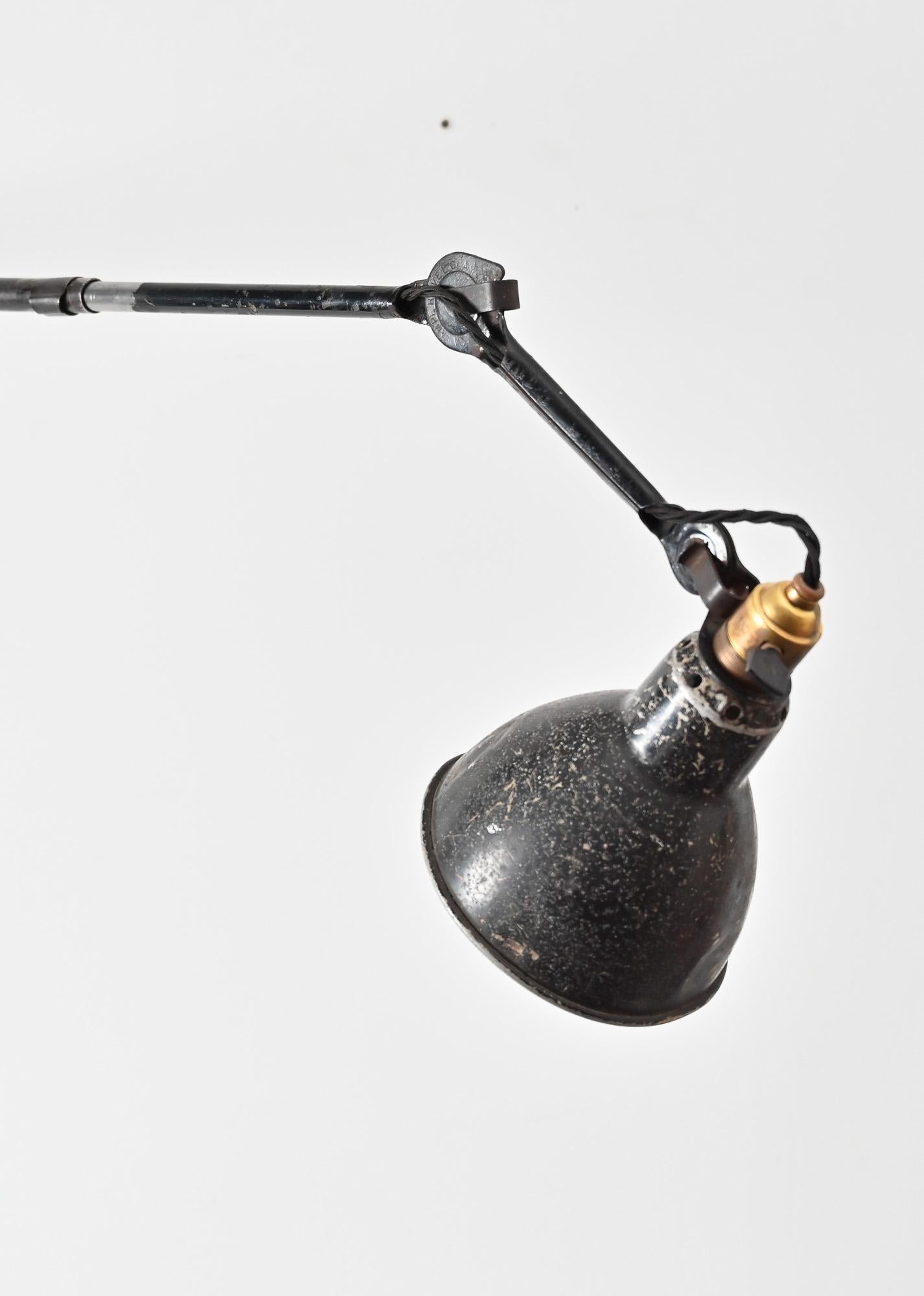 Bernard Albin Gras 203 model adjustable wall lamp Adjustable D.G.R. No. 203 fixe-mural
France circa 1930
The Gras lamp became popular when Le Corbusier started to use them first in his offices and then for his customer projects.
Bibliography :