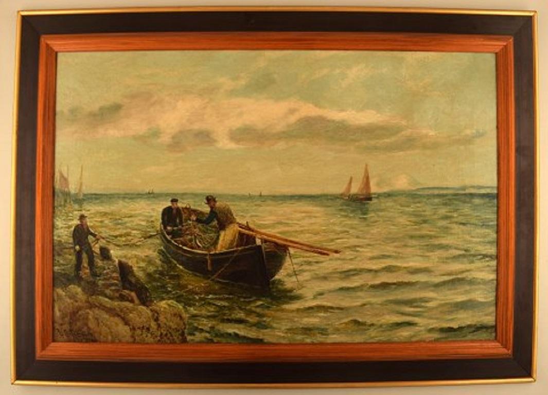 Bernard Benedict Hemy (1845-1913), British naval painter. Oil on canvas. Fishermen go ashore, 1880s.
In very good condition.
Signed.
The canvas measures: 75 x 49 cm.
The frame measures: 8.5 cm.