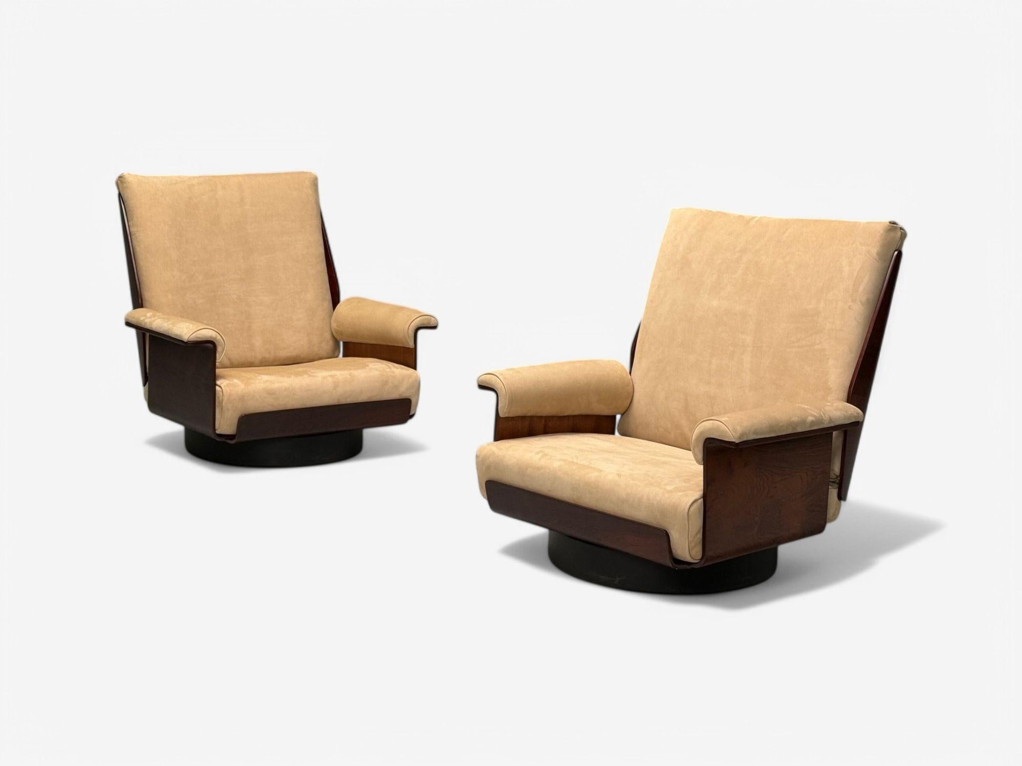 Français Bernard Brunier, French Mid-Century Modern, Rosewood, Suede, Low Lounge Chairs (chaises longues basses) en vente