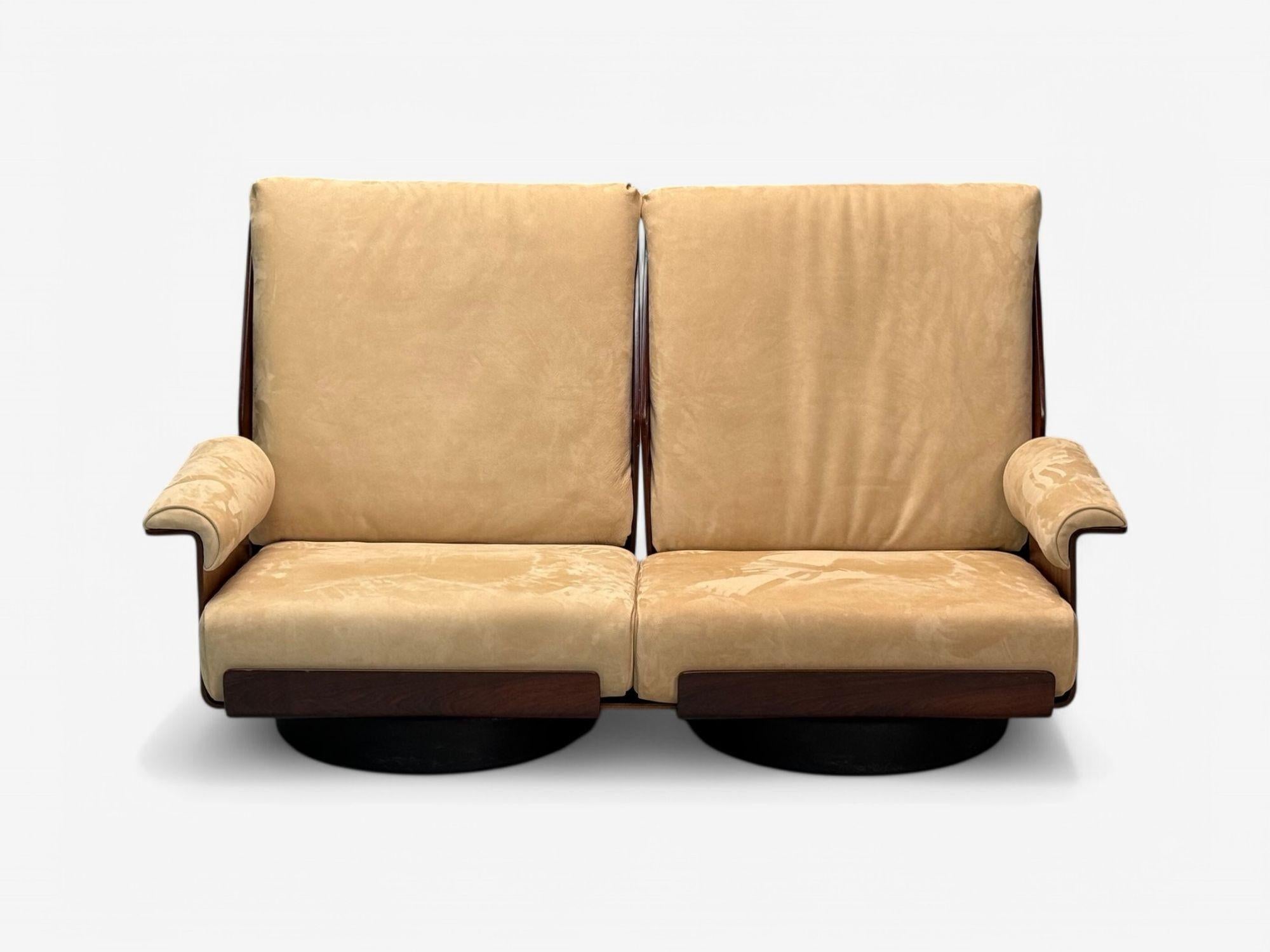 Bernard Brunier, French Mid-Century Modern, Rosewood, Suede, Settee, 1960s In Good Condition For Sale In Manhasset, NY