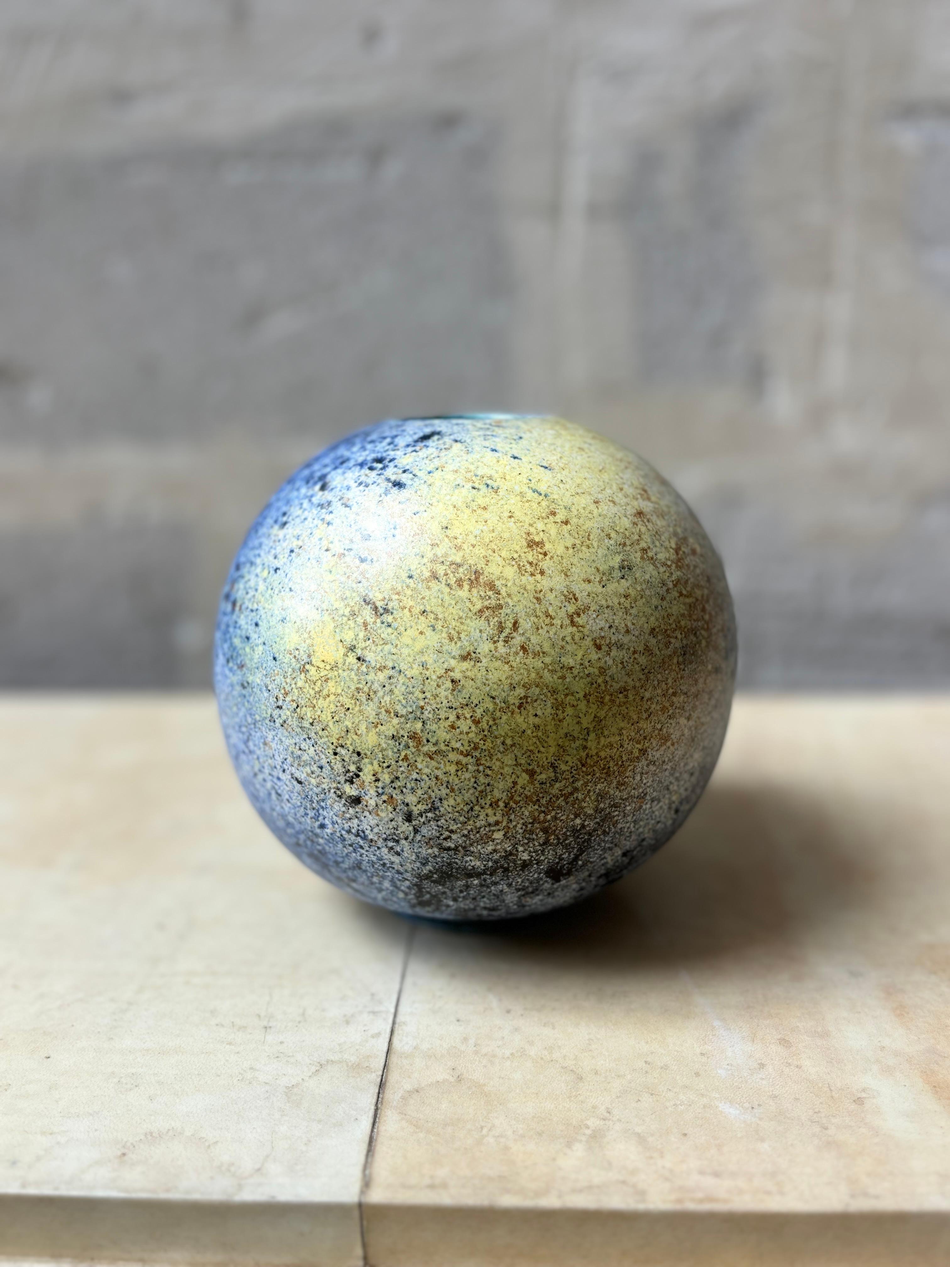 Francese Vaso Bernard Buffat in vendita