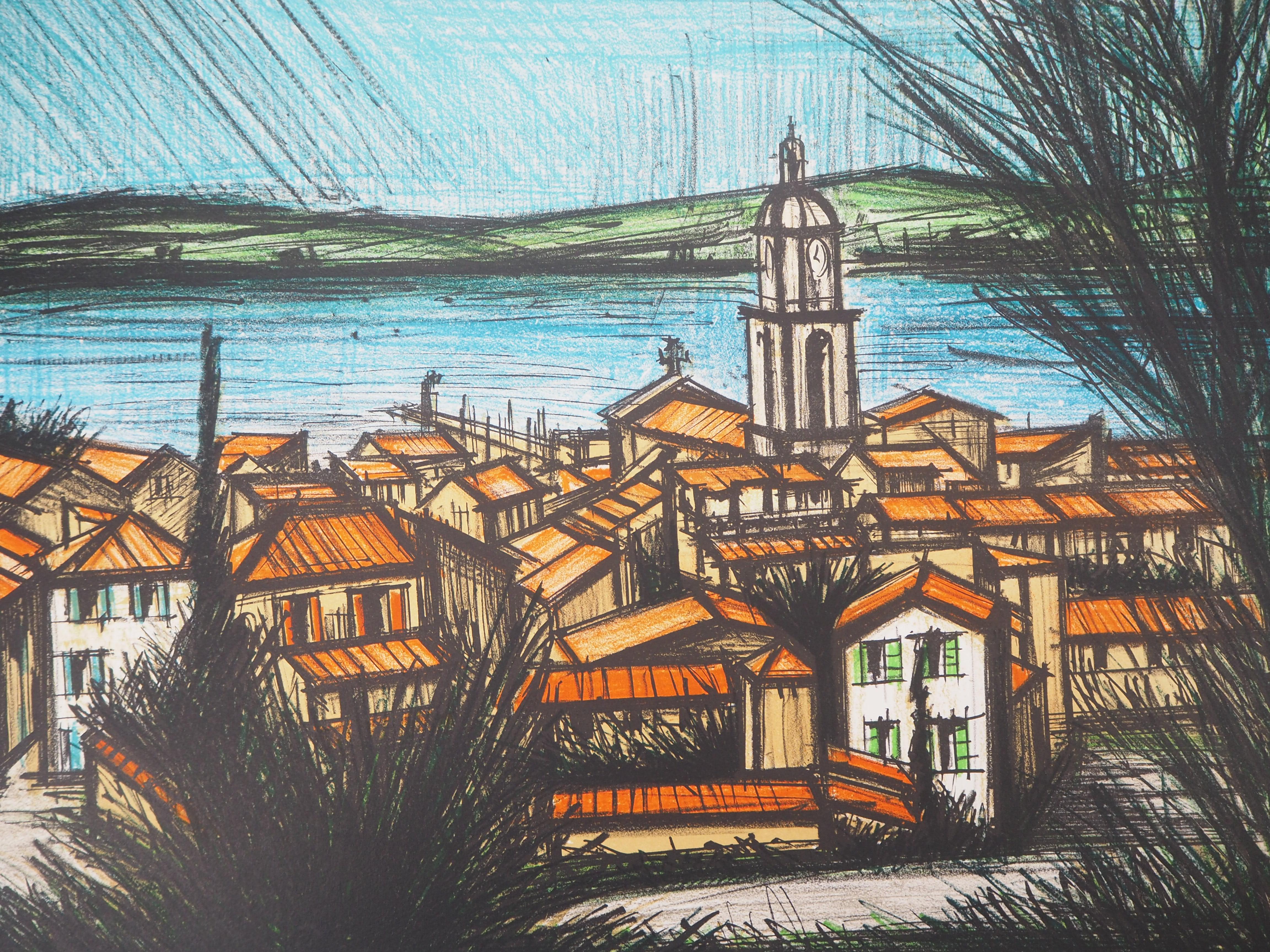 Costa Azul : Pueblo de Saint Tropez - Litografía original (Mourlot #238) - Print Moderno de Bernard Buffet