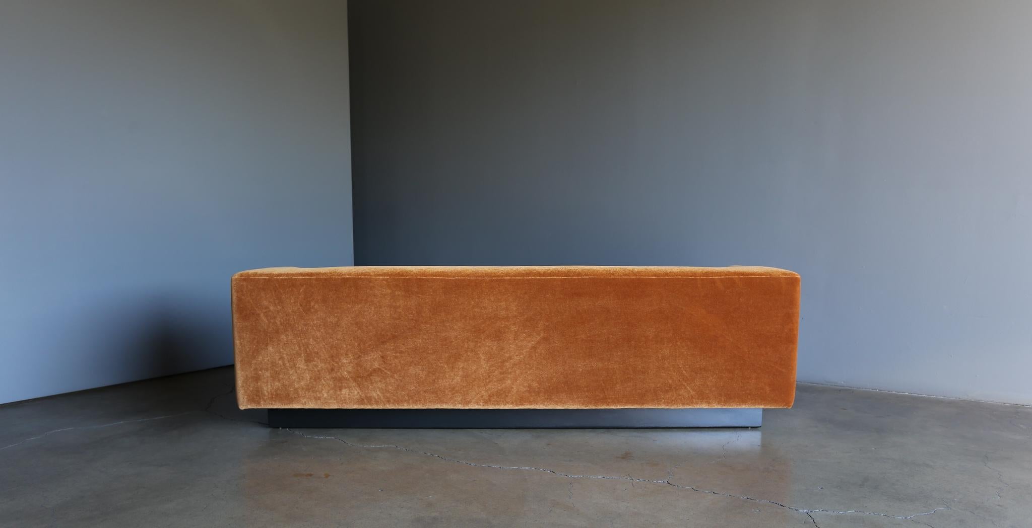 Bernard Govin Elliptique Sofa in Mohair for Saporiti Italia, circa 1965 1